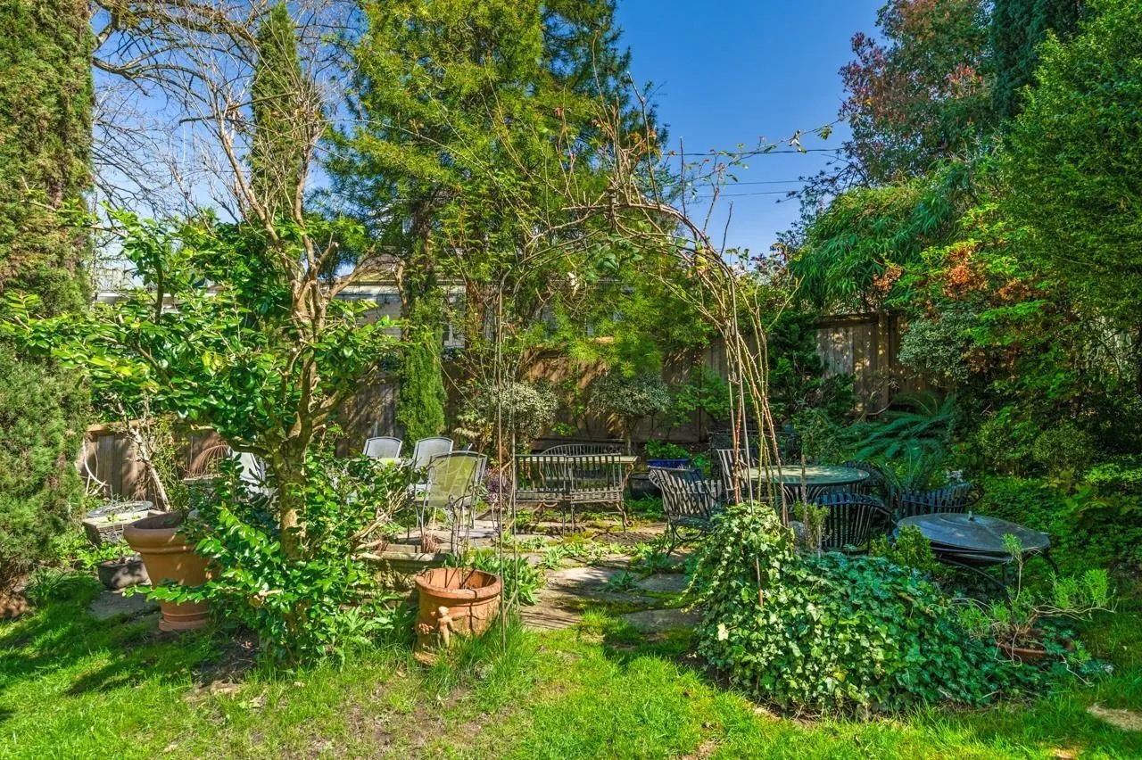 1650 Cedar Crescent