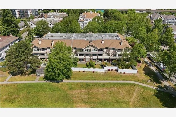 7231 Antrim Avenue #105
