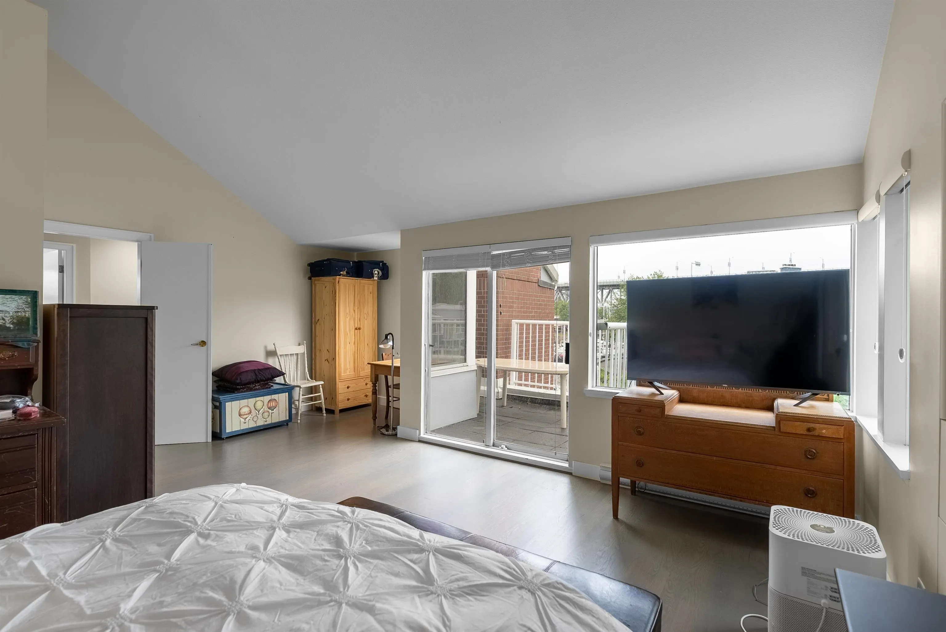1596 Island Park Walk