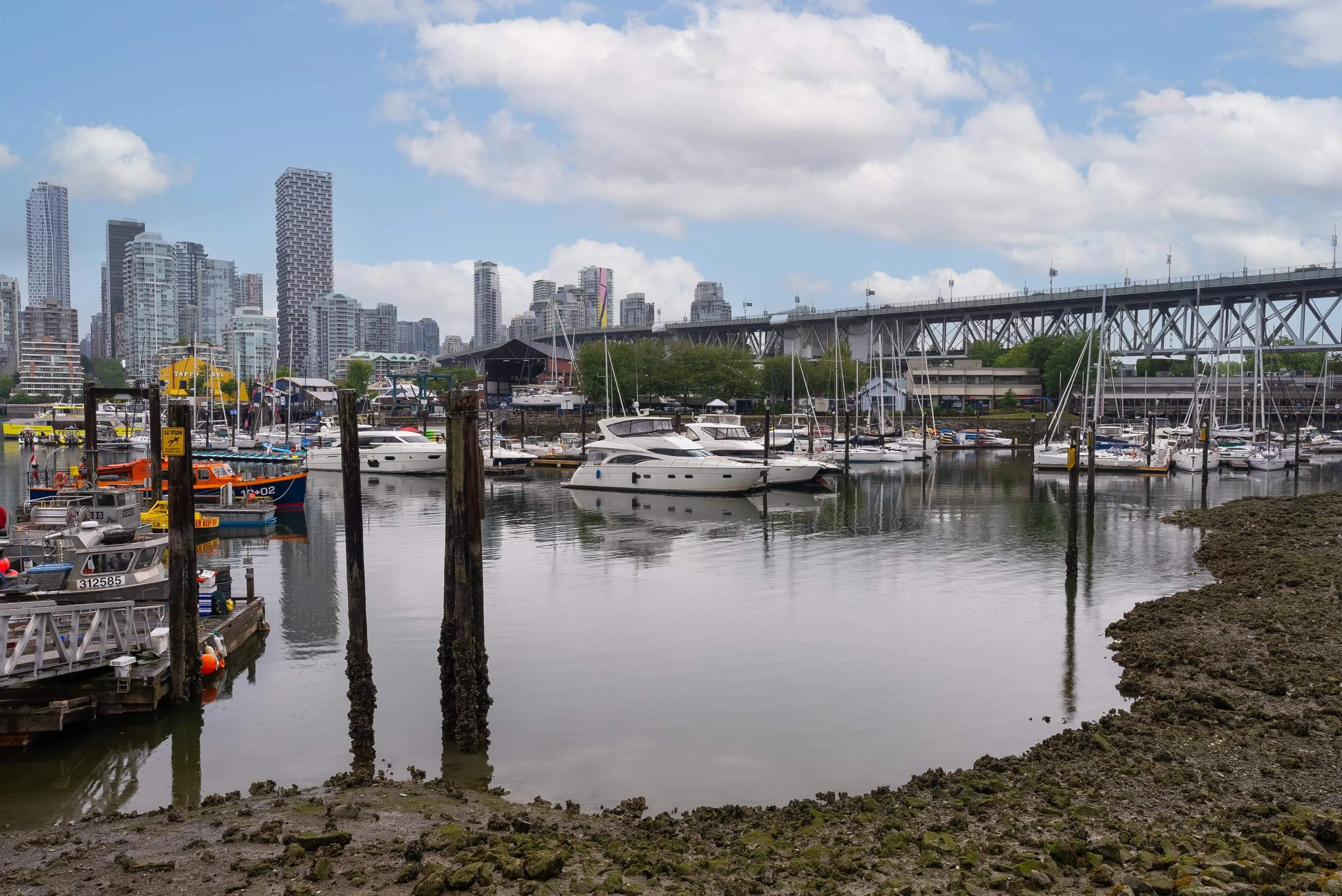 1596 Island Park Walk