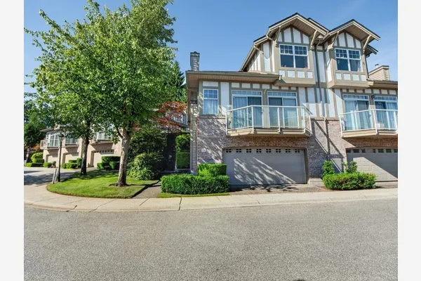 5221 Oakmount Crescent #29