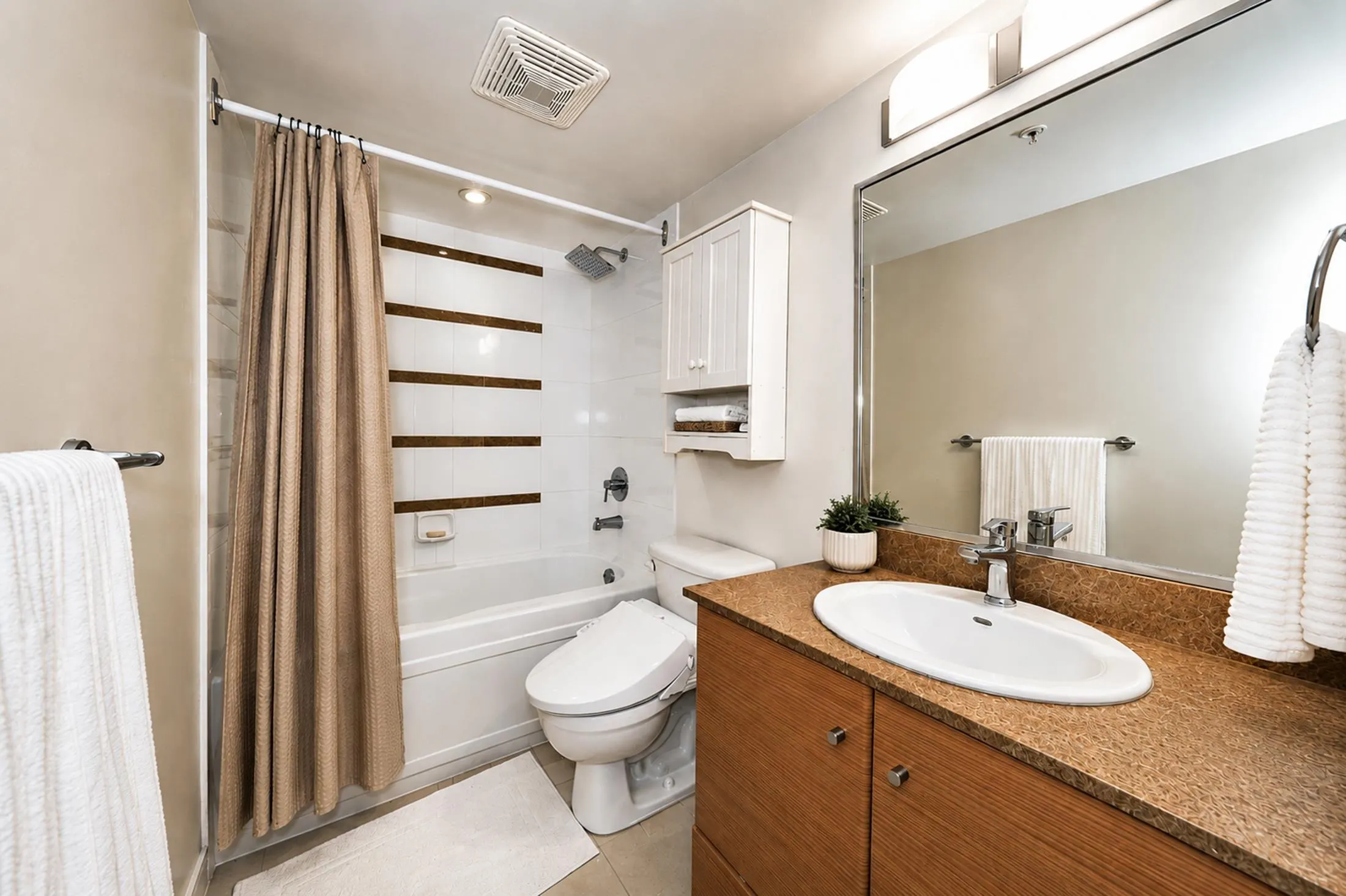 909 Mainland Street #1405