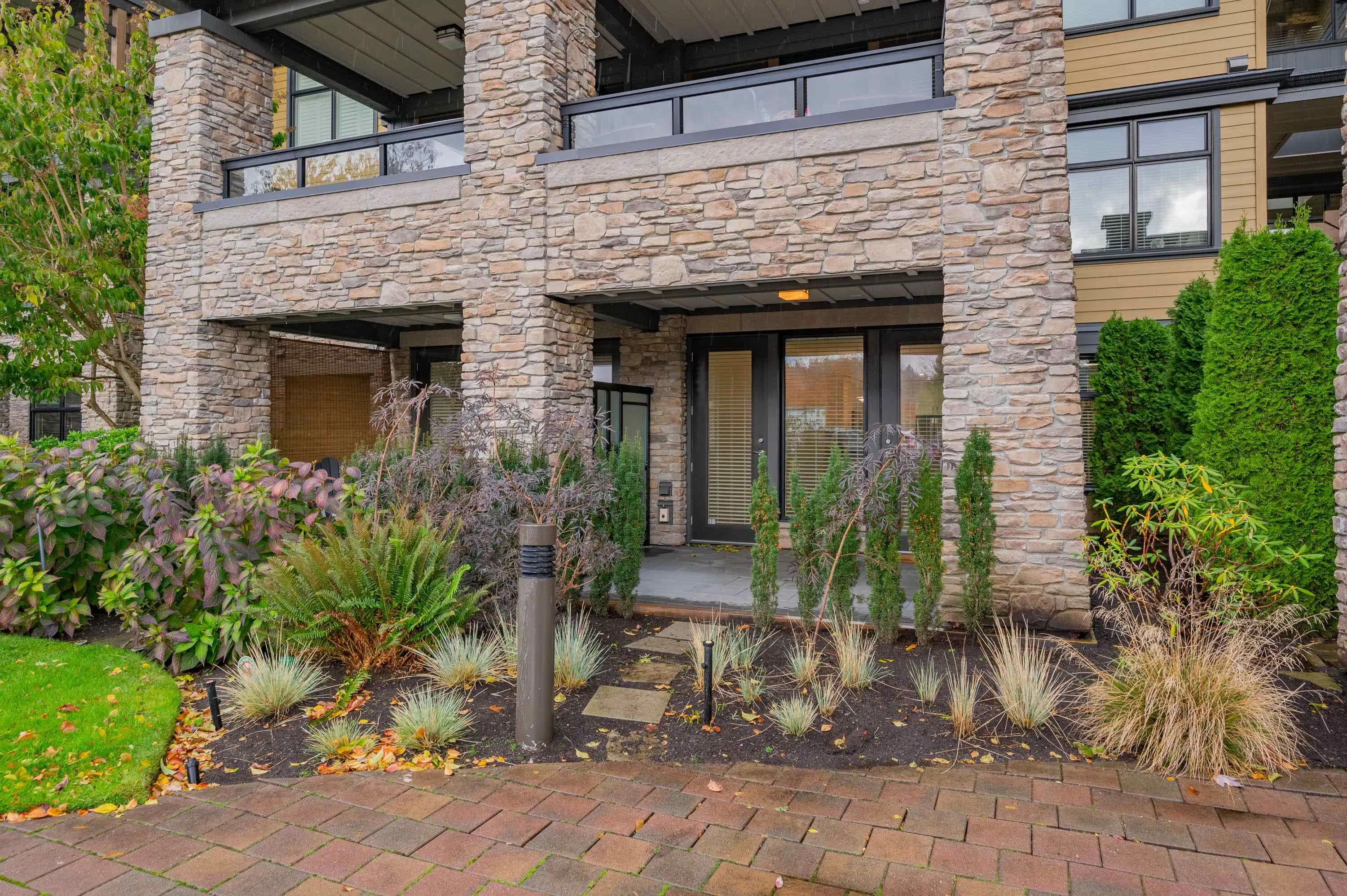 5099 Springs Boulevard #101
