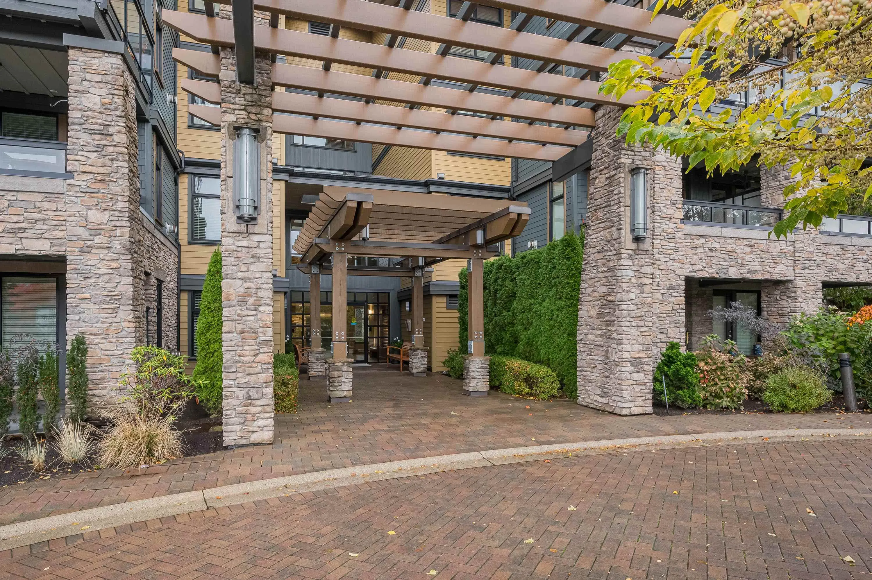5099 Springs Boulevard #101