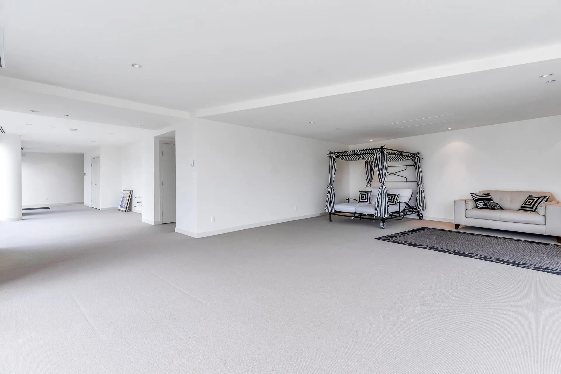1139 W Cordova Street #101