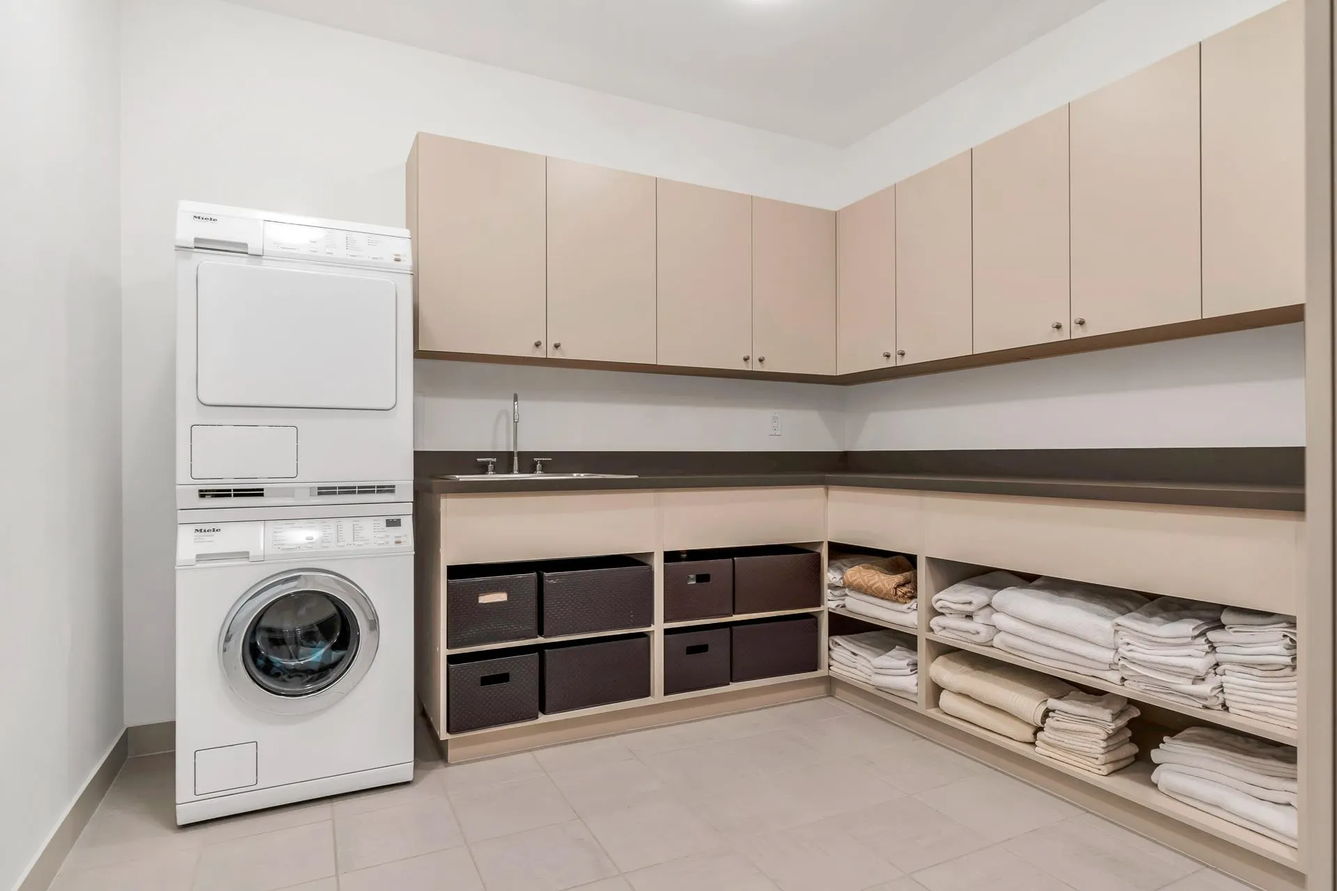 1139 W Cordova Street #101