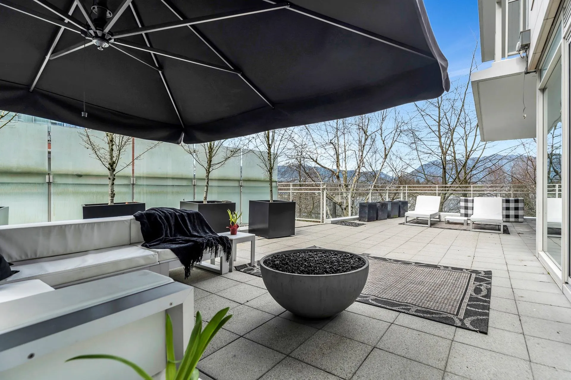 1139 W Cordova Street #101