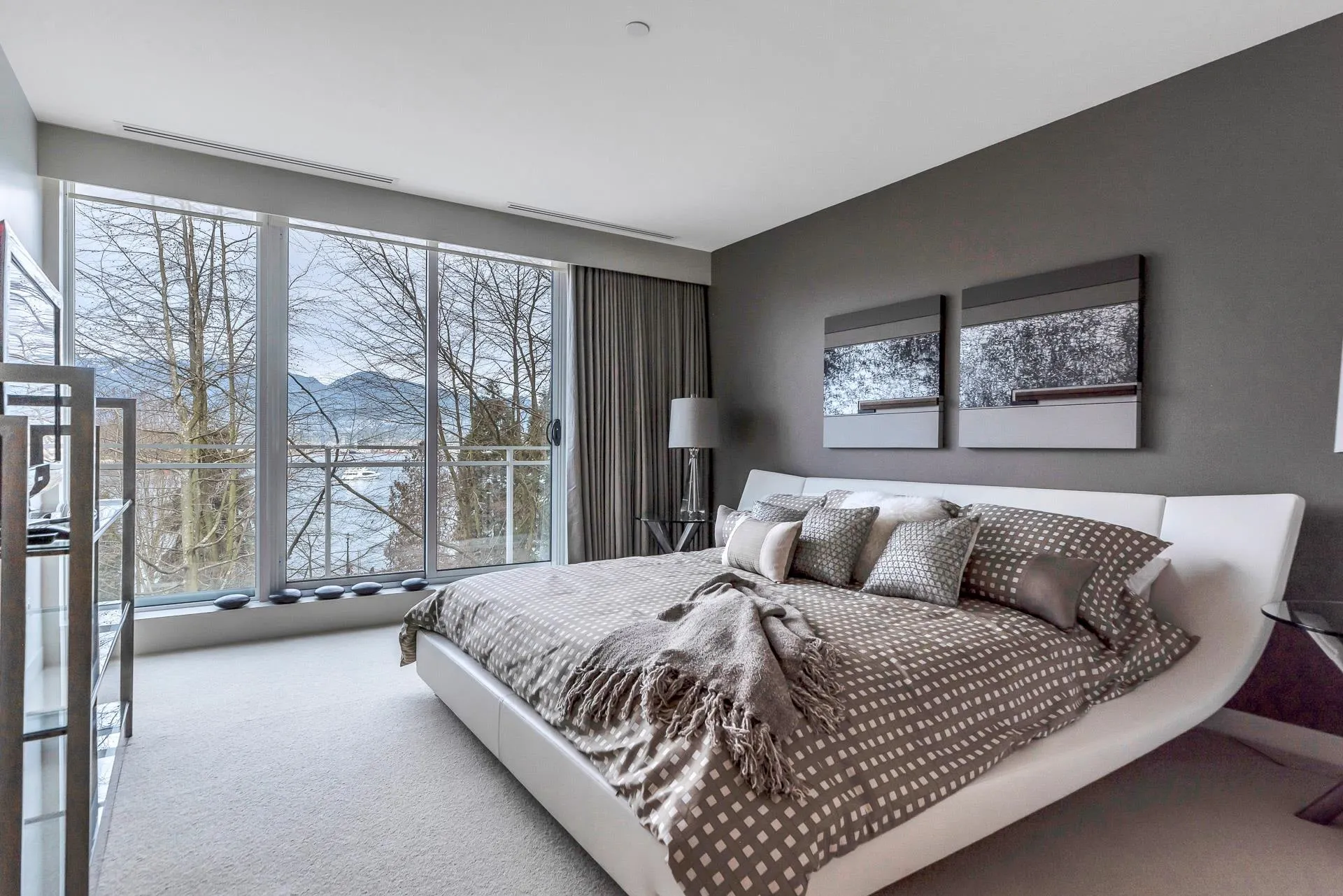 1139 W Cordova Street #101