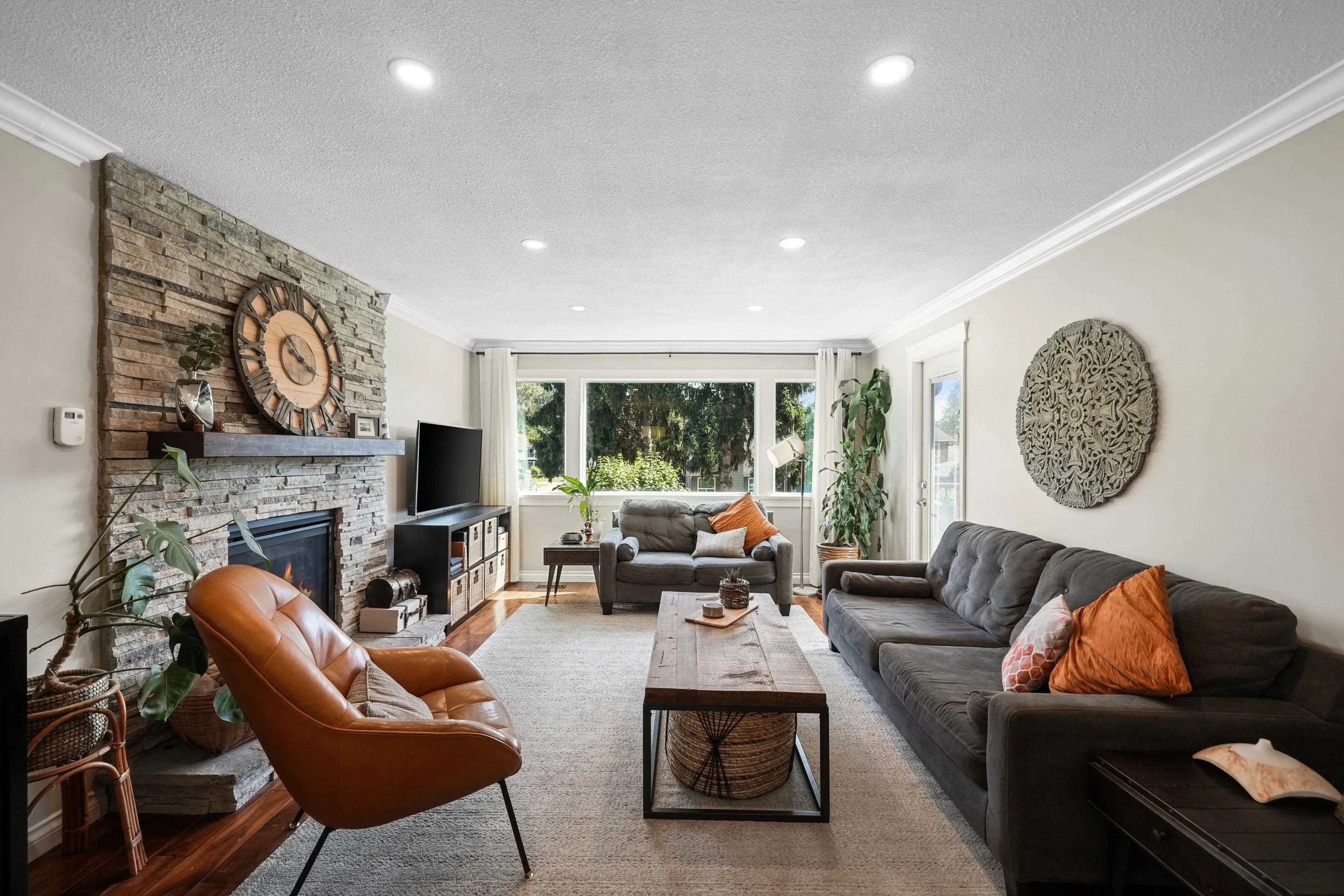 1737 Anderson Way