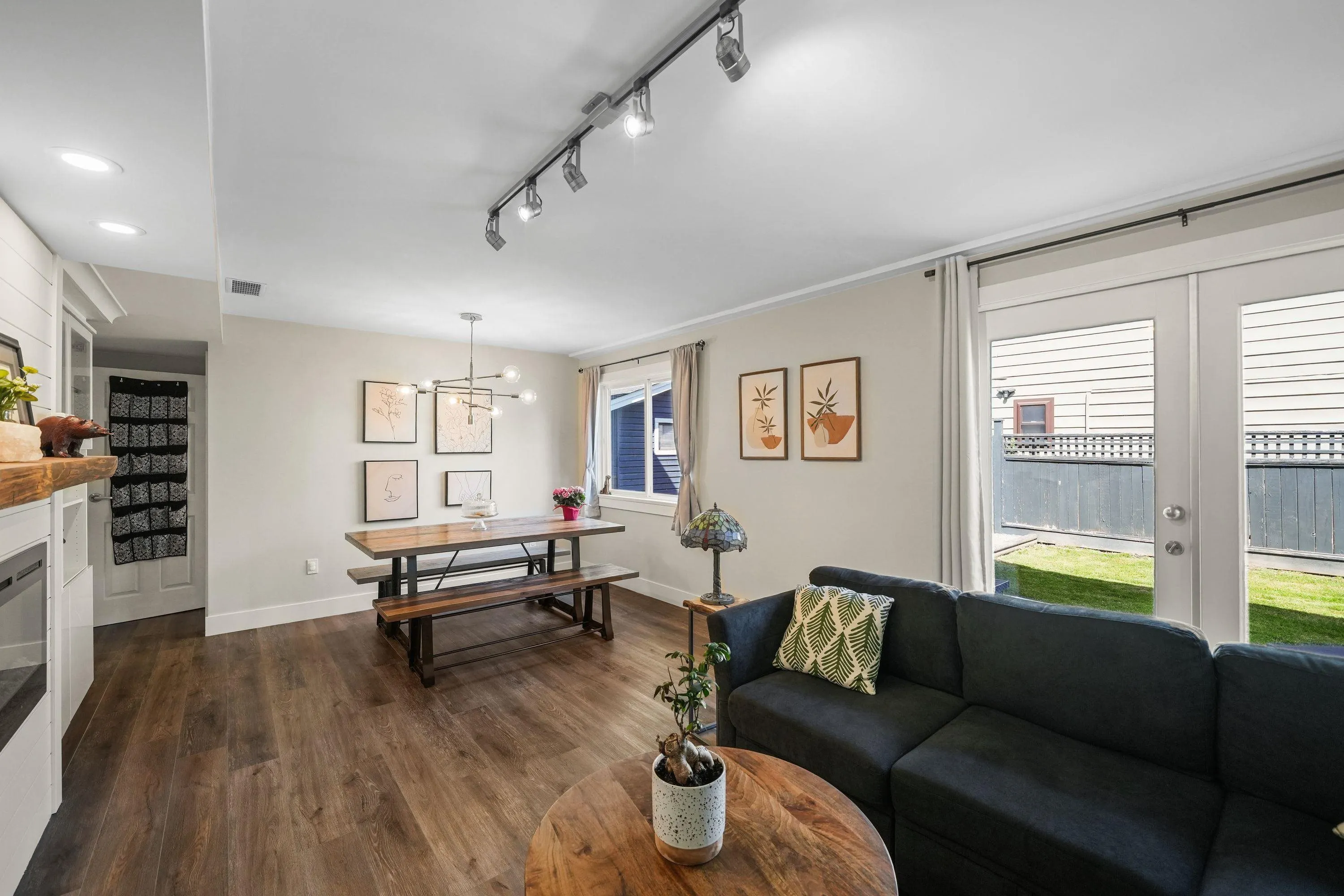 1737 Anderson Way