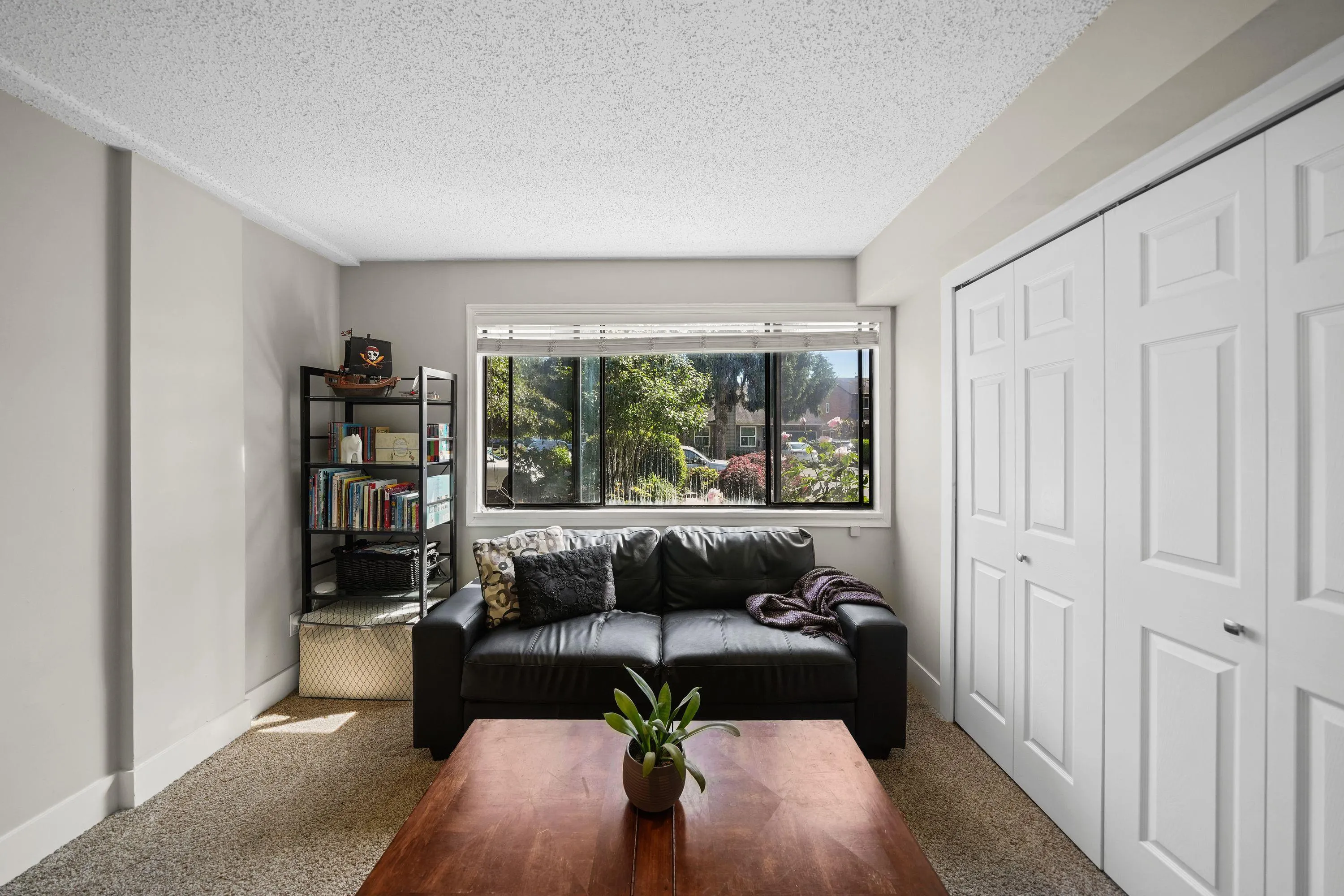 1737 Anderson Way