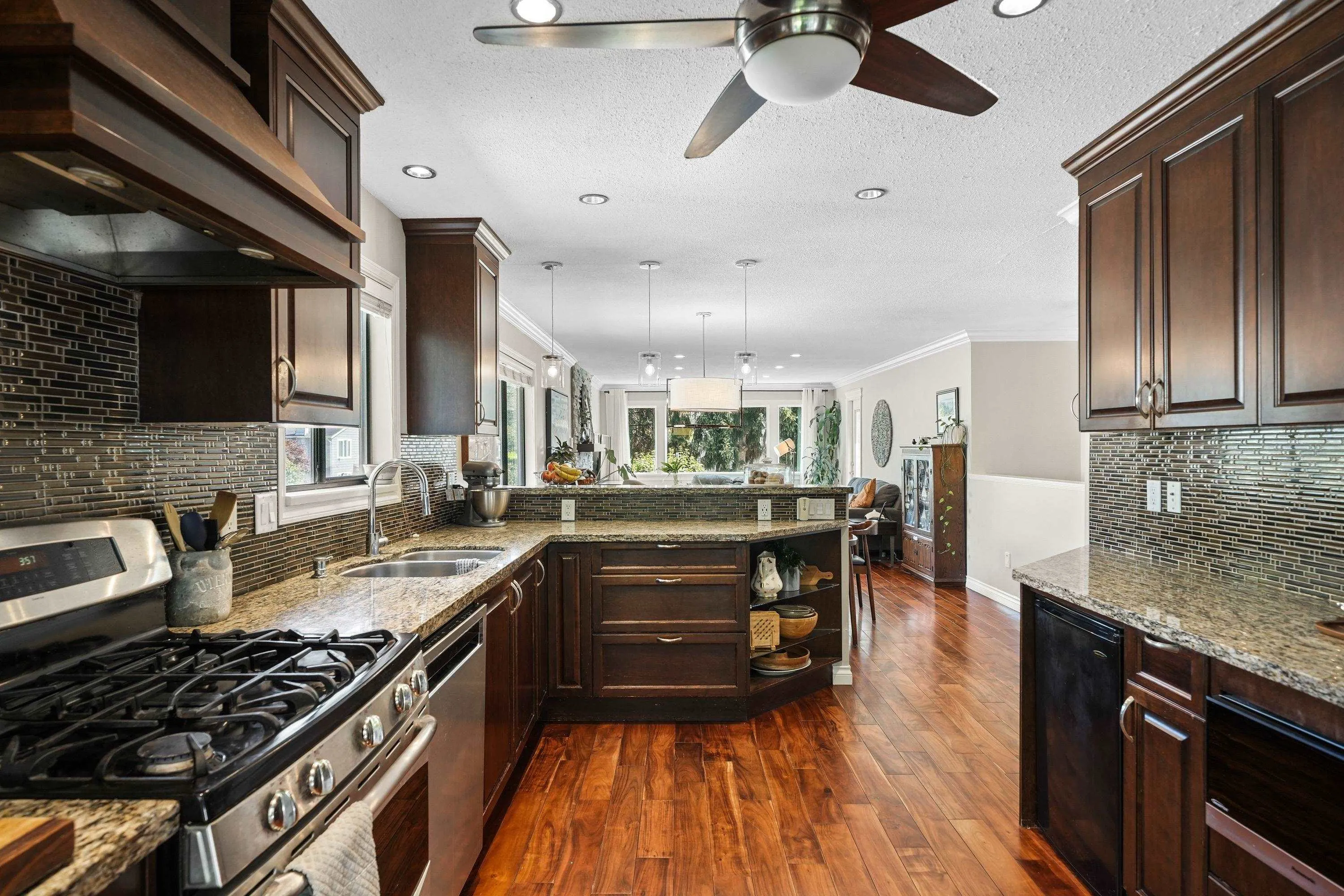 1737 Anderson Way