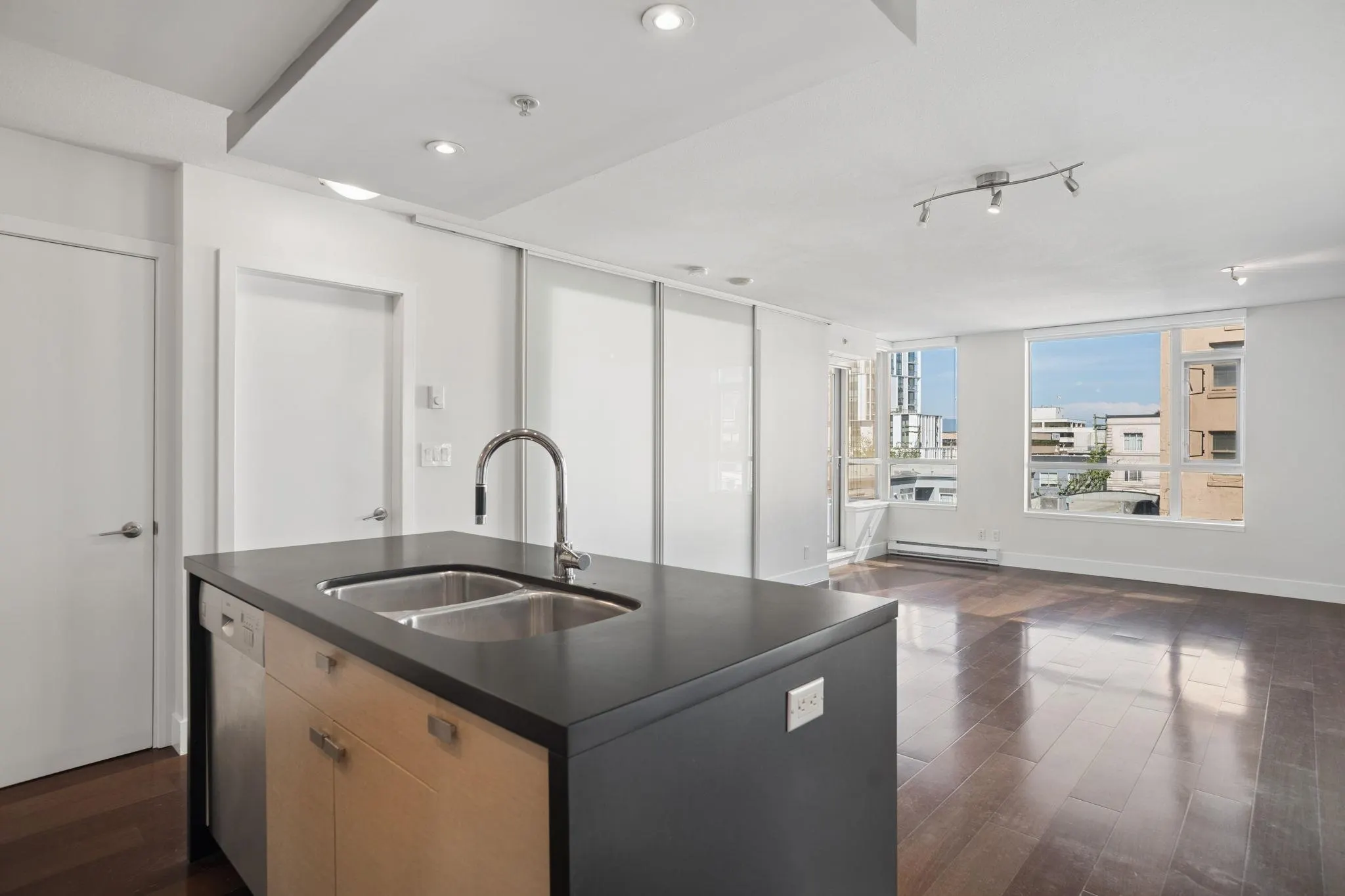 1530 W 8th Avenue #403