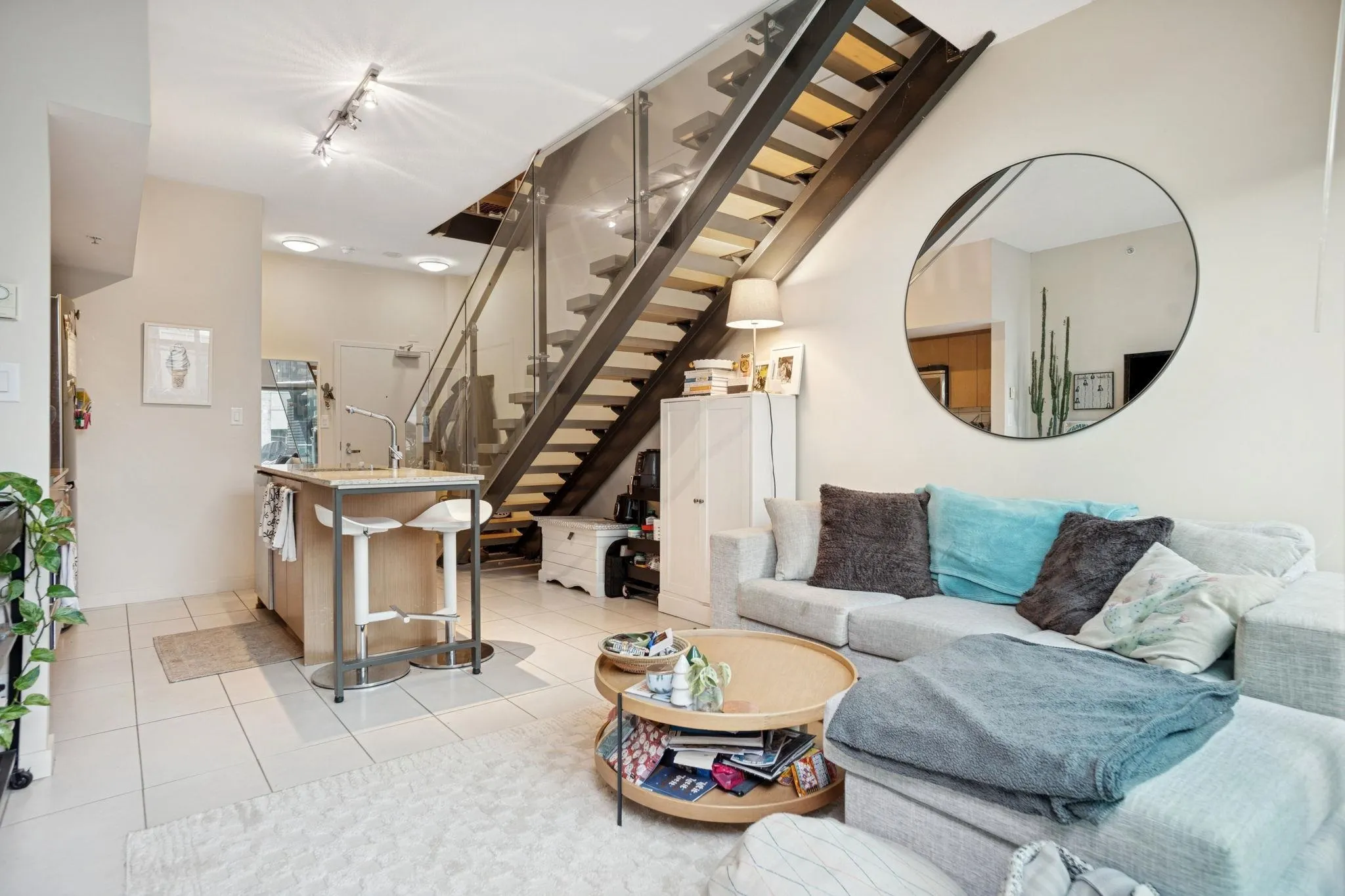 522 8th Avenue #205