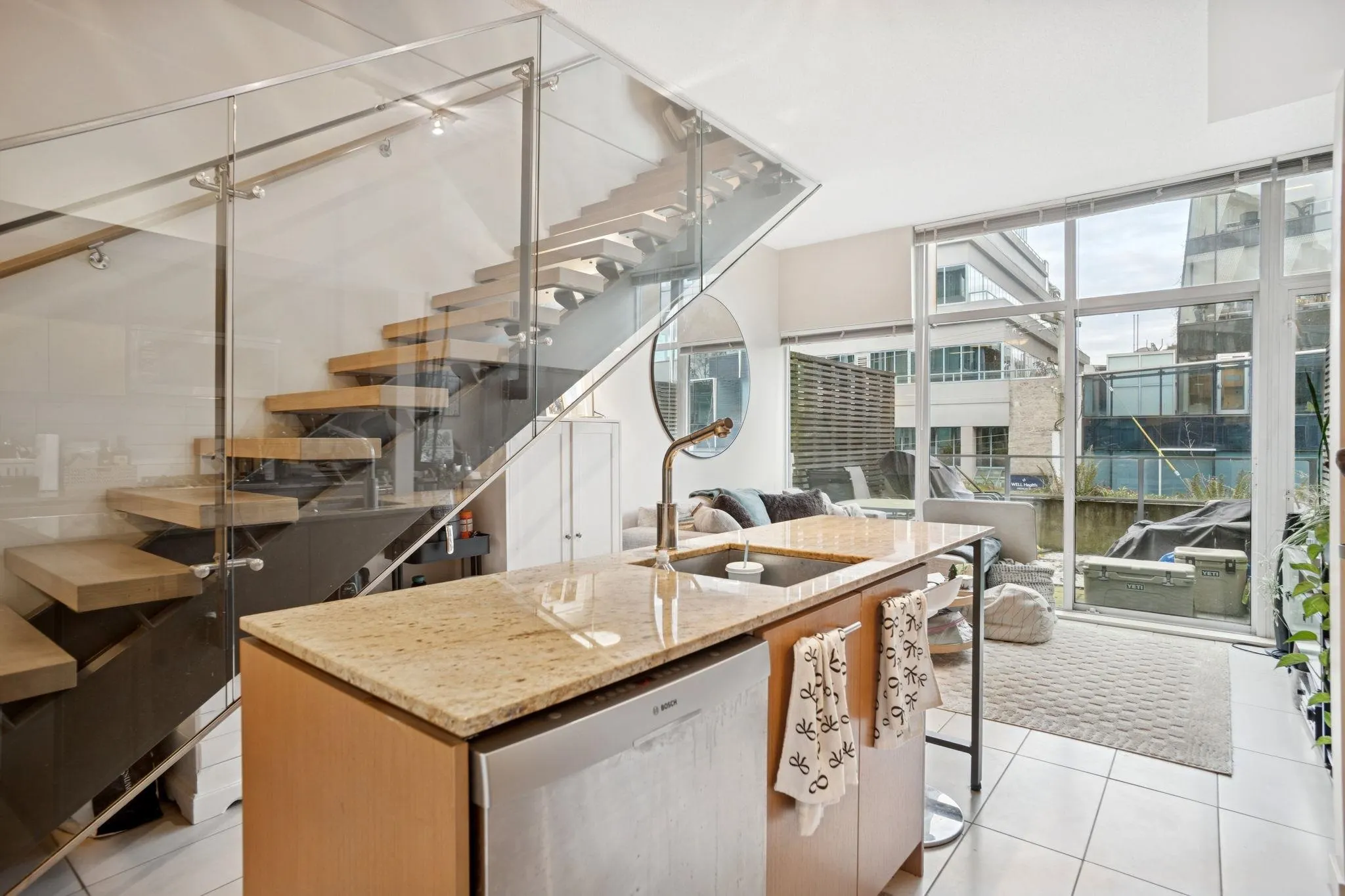 522 8th Avenue #205