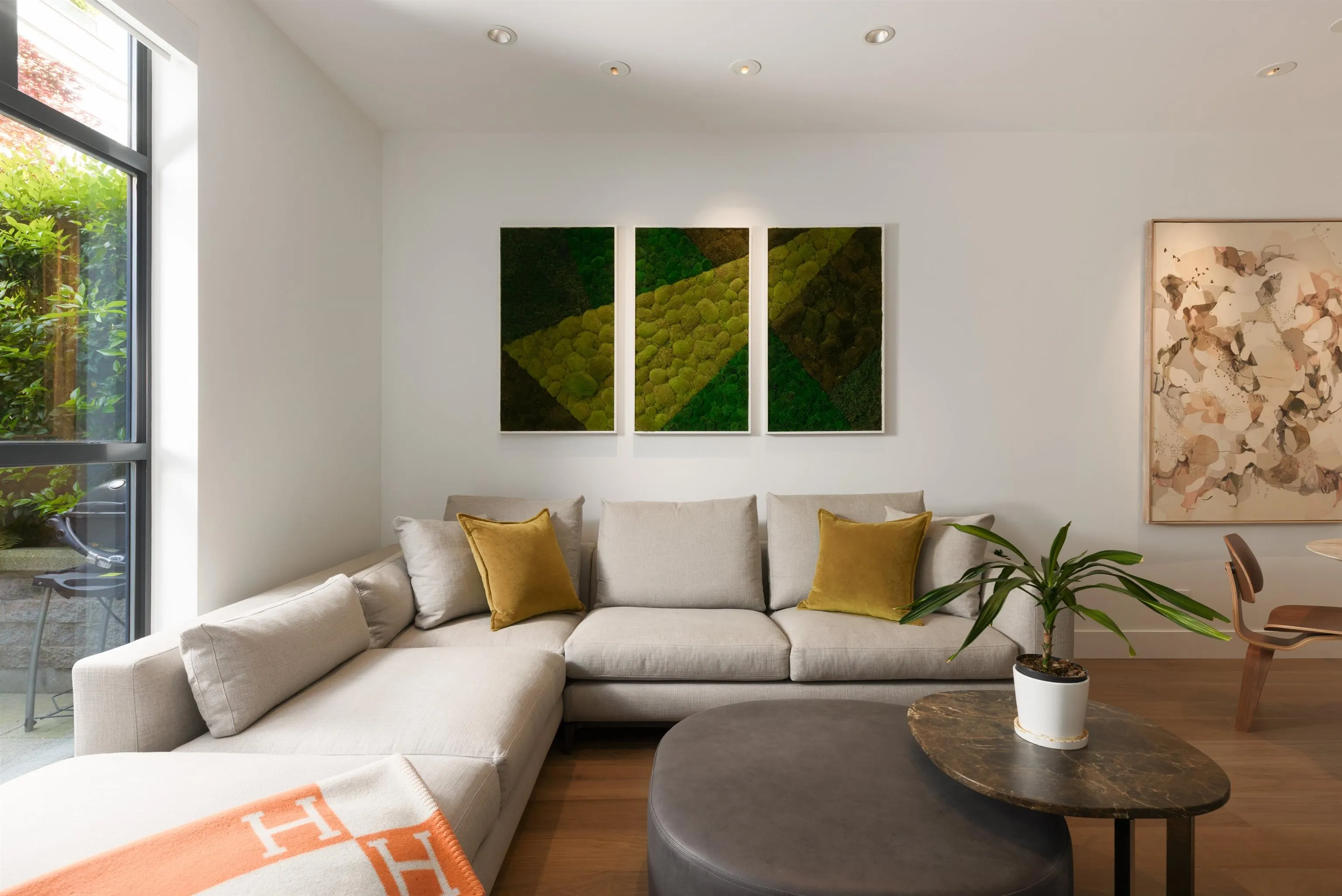 2688 Vine Street #106