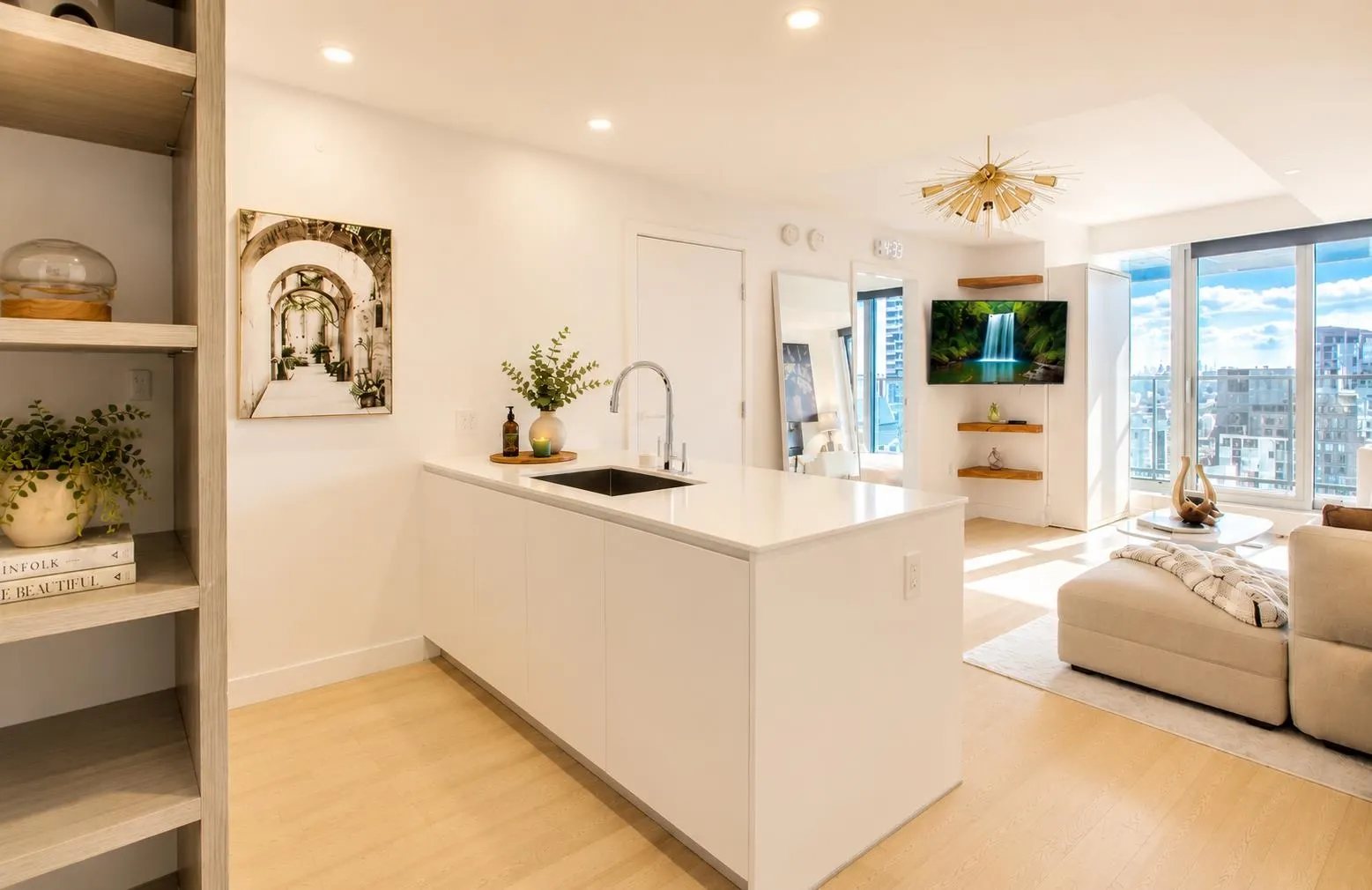 1480 Howe Street #3809