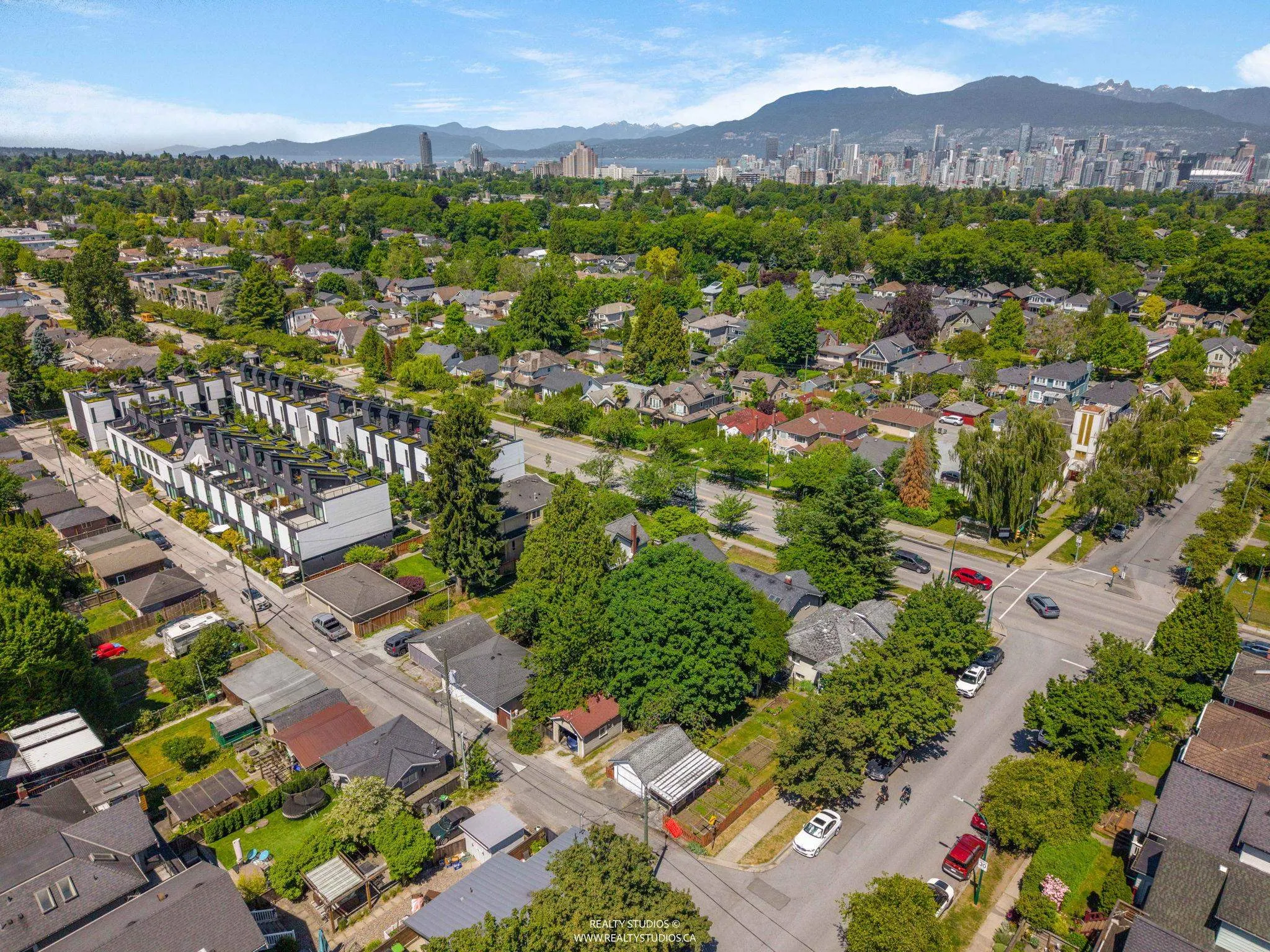 12 W King Edward Avenue