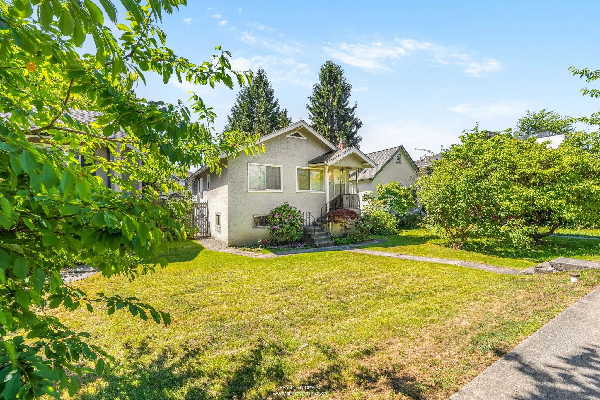 20 W King Edward Avenue