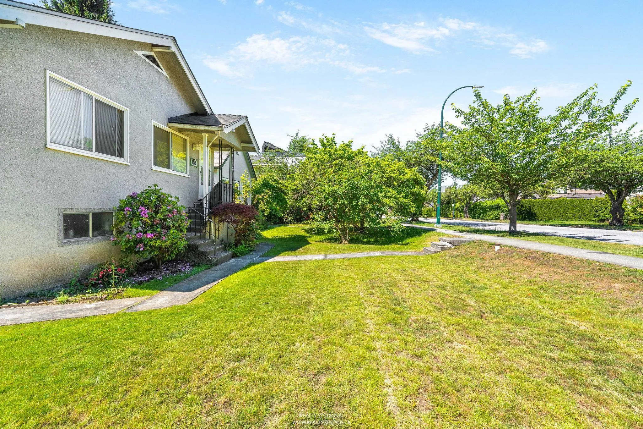 20 W King Edward Avenue