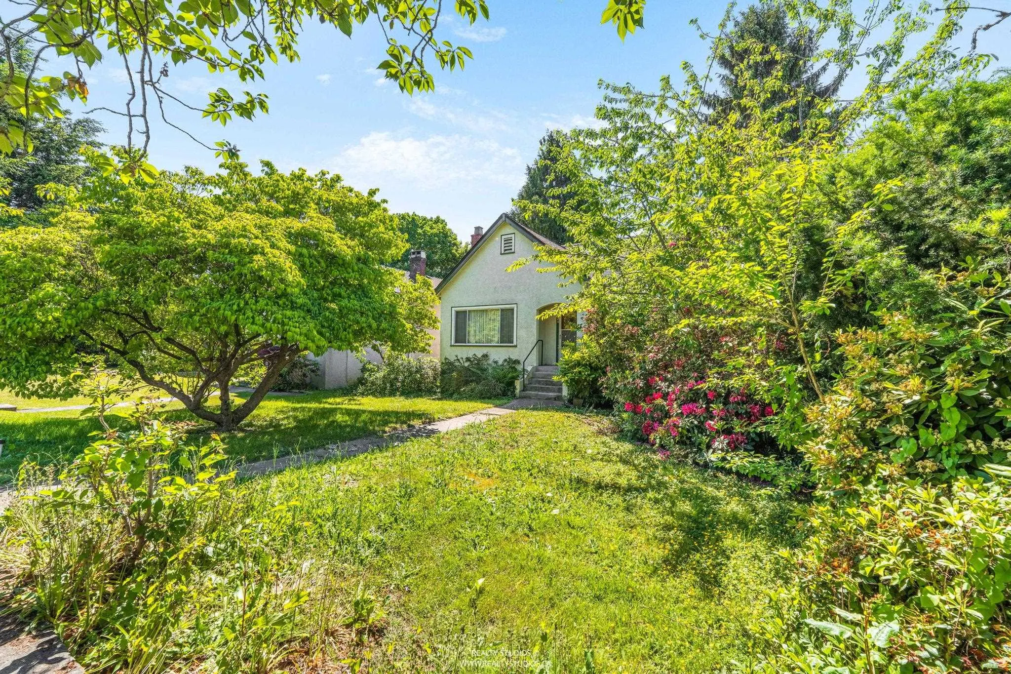 28 W King Edward Avenue