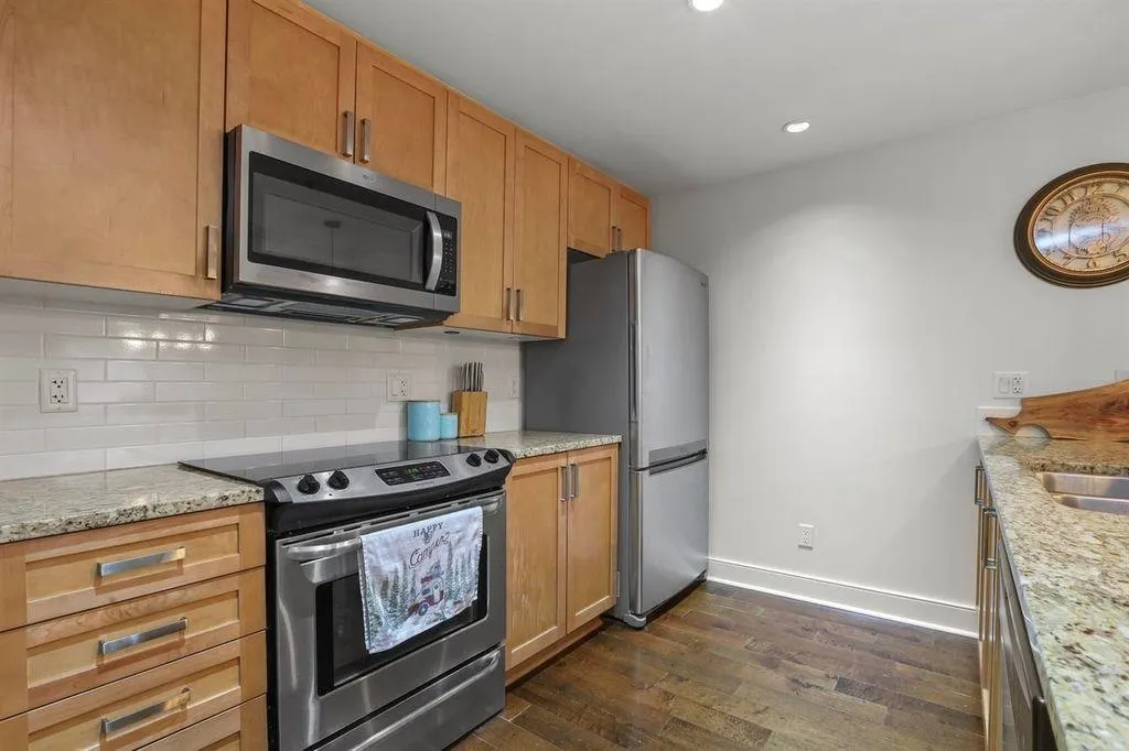5599 14b Avenue #205