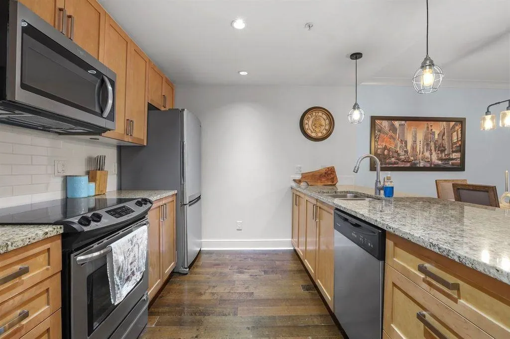 5599 14b Avenue #205