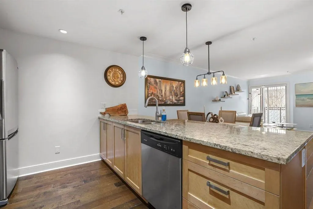 5599 14b Avenue #205