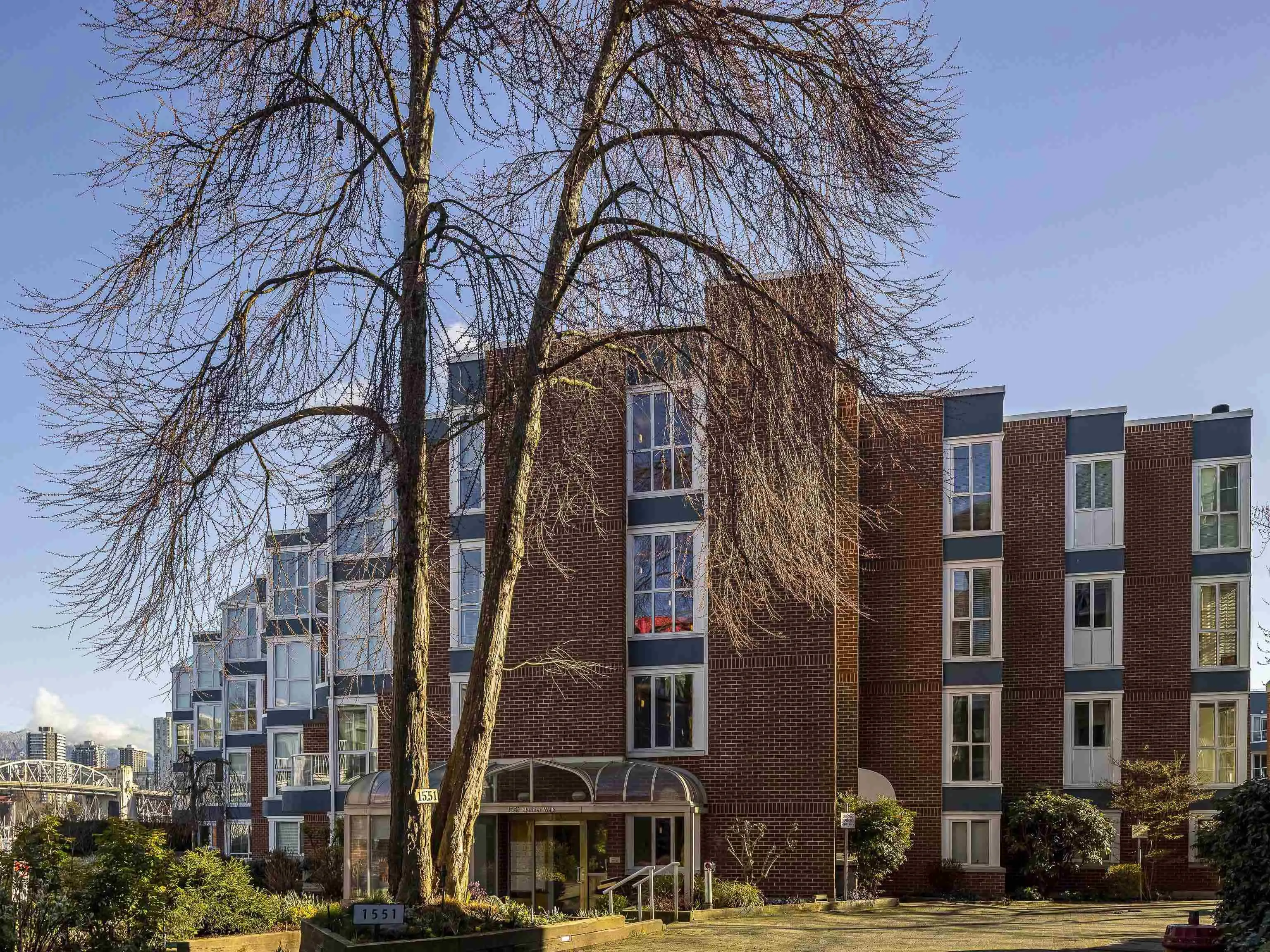 1551 Mariner Walk #202