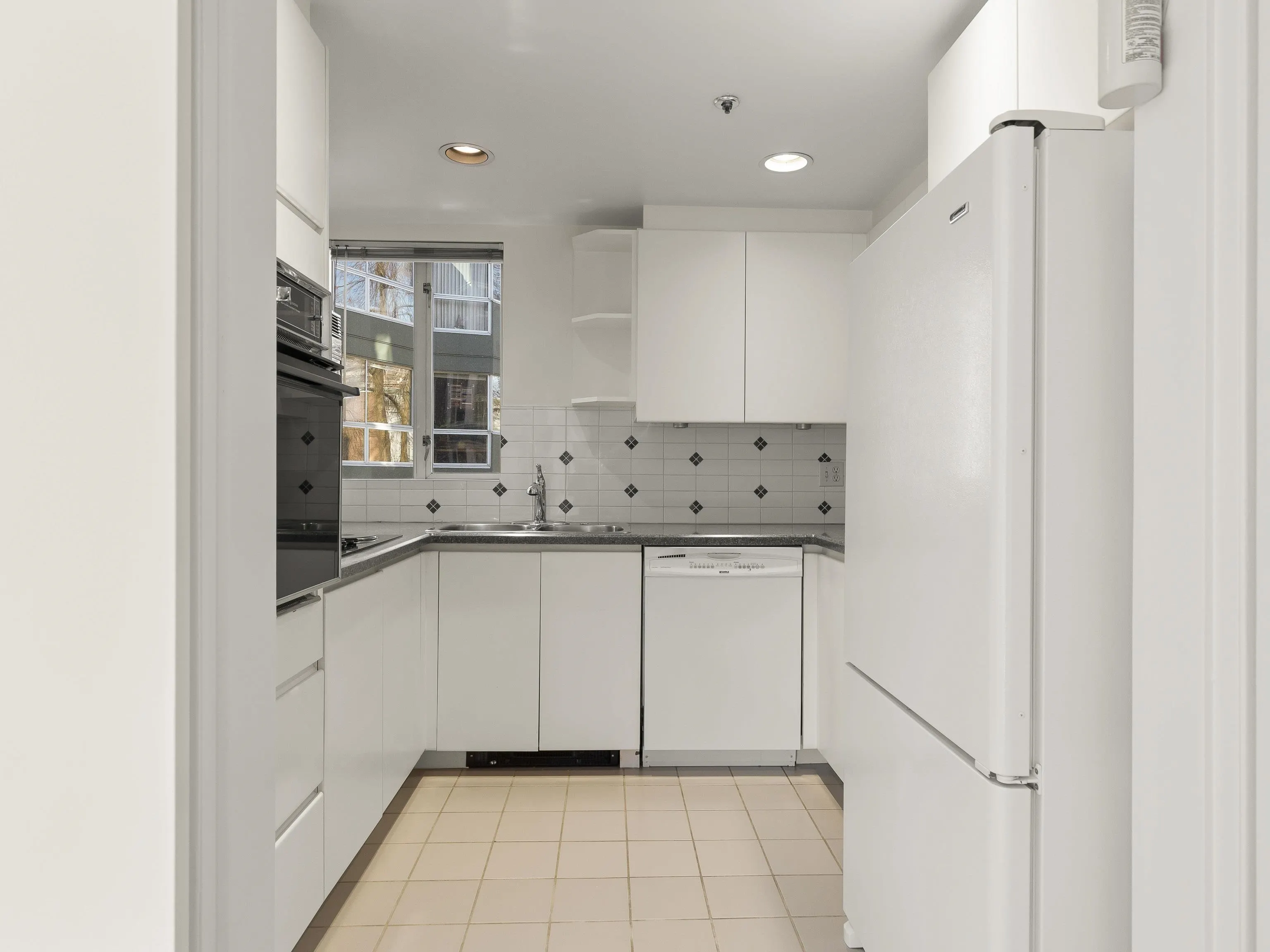 1551 Mariner Walk #202