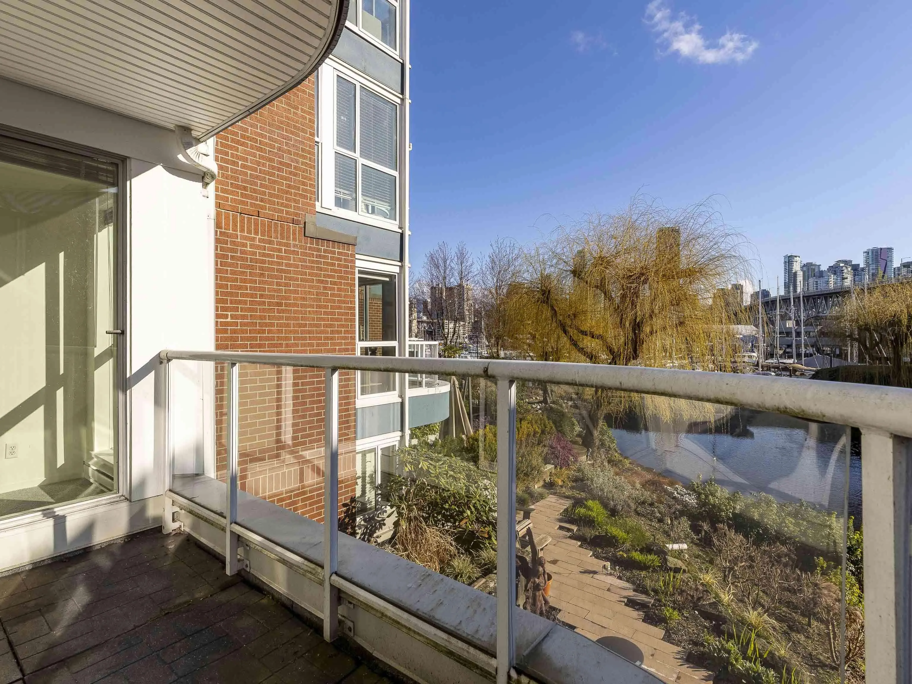 1551 Mariner Walk #202