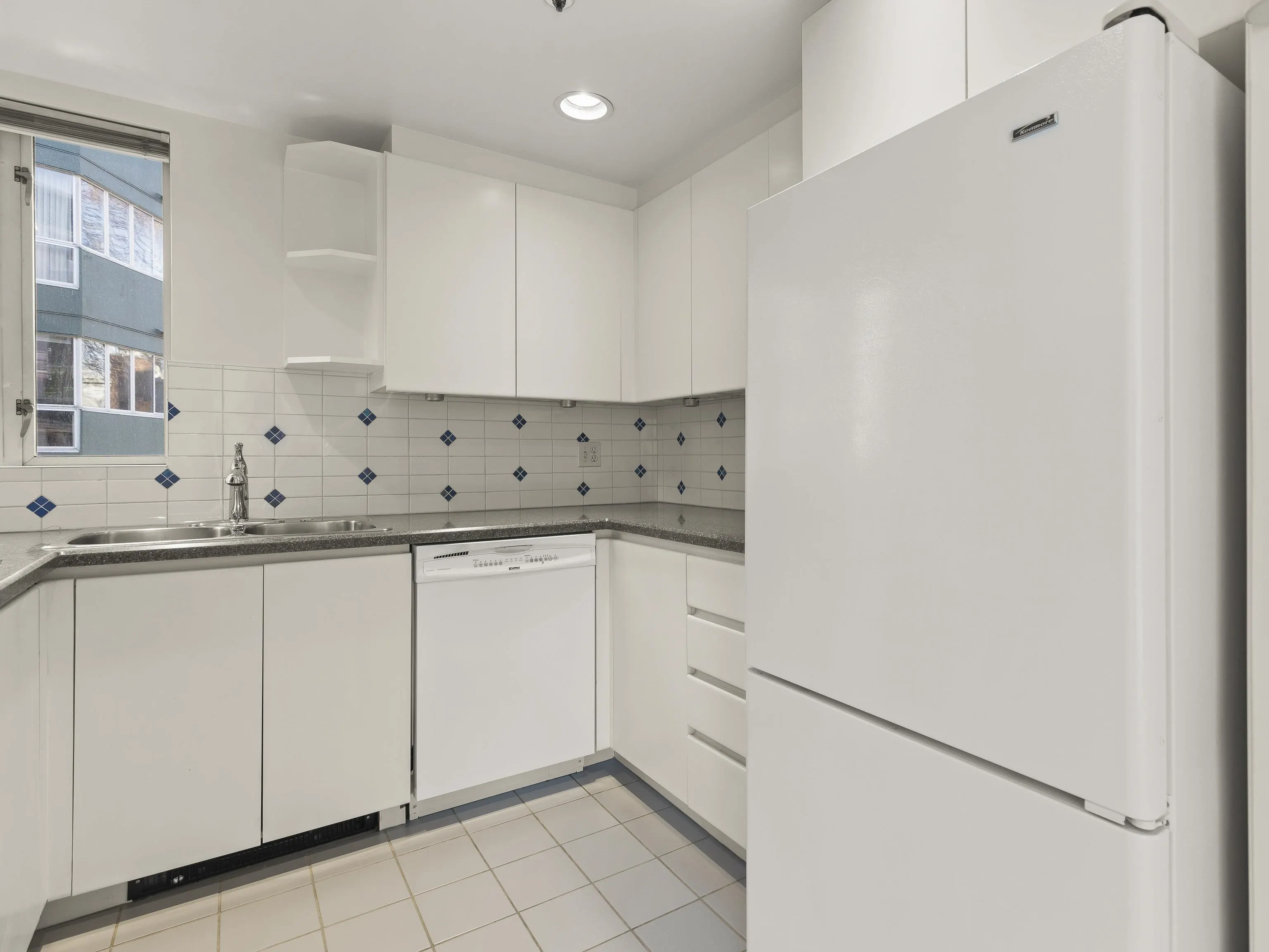 1551 Mariner Walk #202