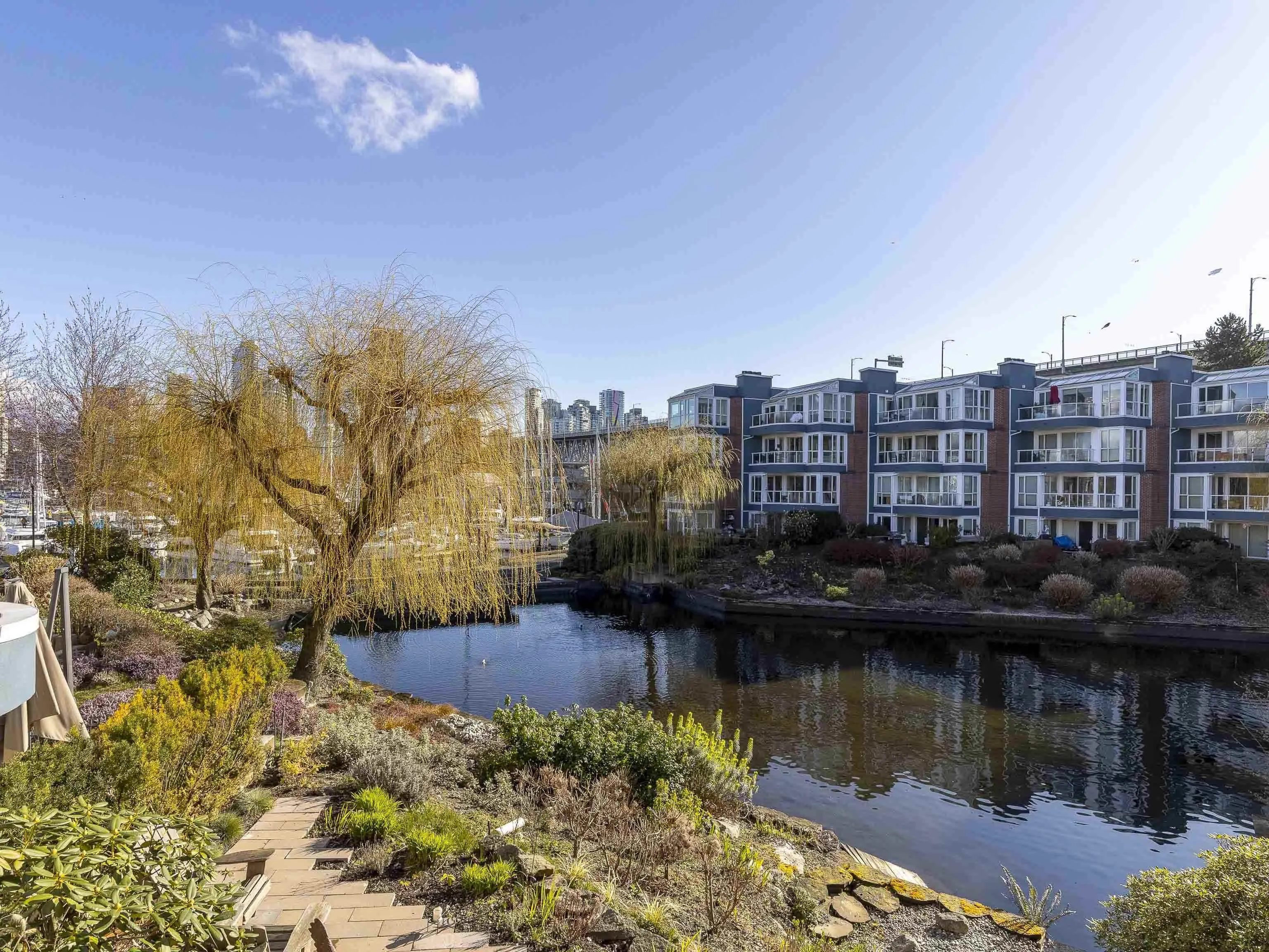 1551 Mariner Walk #202