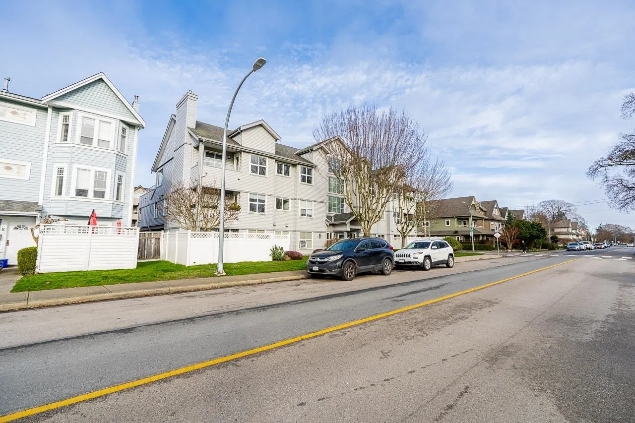4989 47 Avenue #208