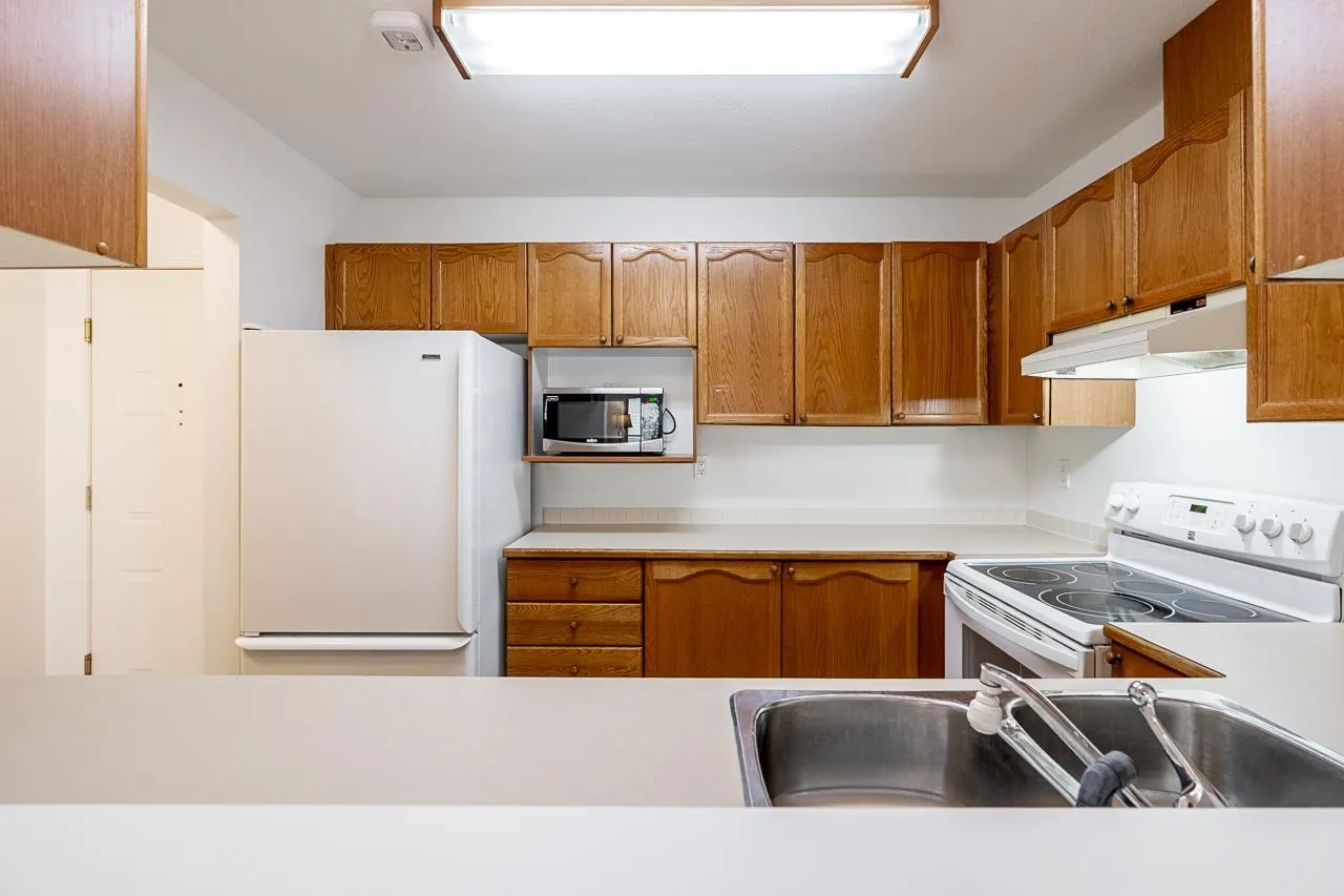 4989 47 Avenue #208