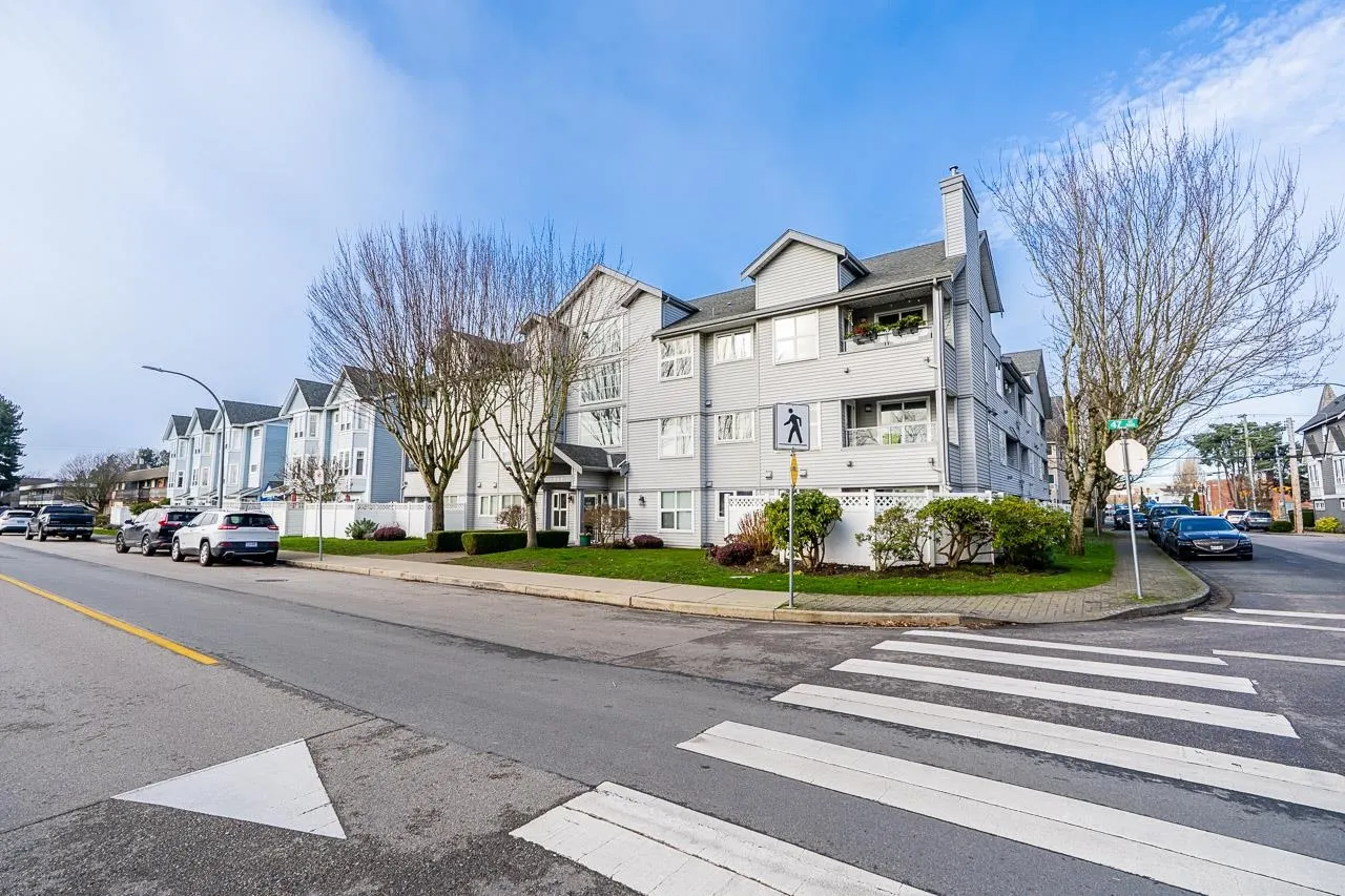 4989 47 Avenue #208