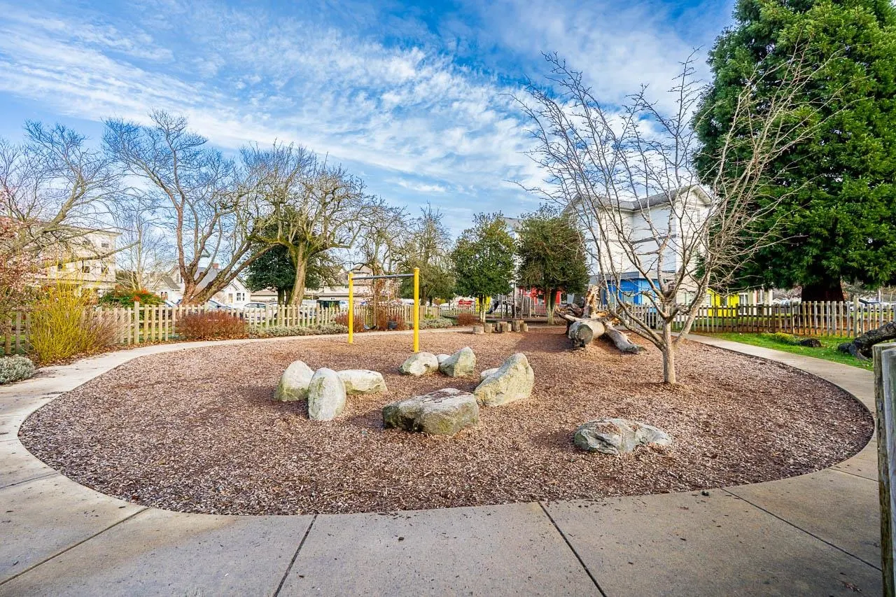 4989 47 Avenue #208