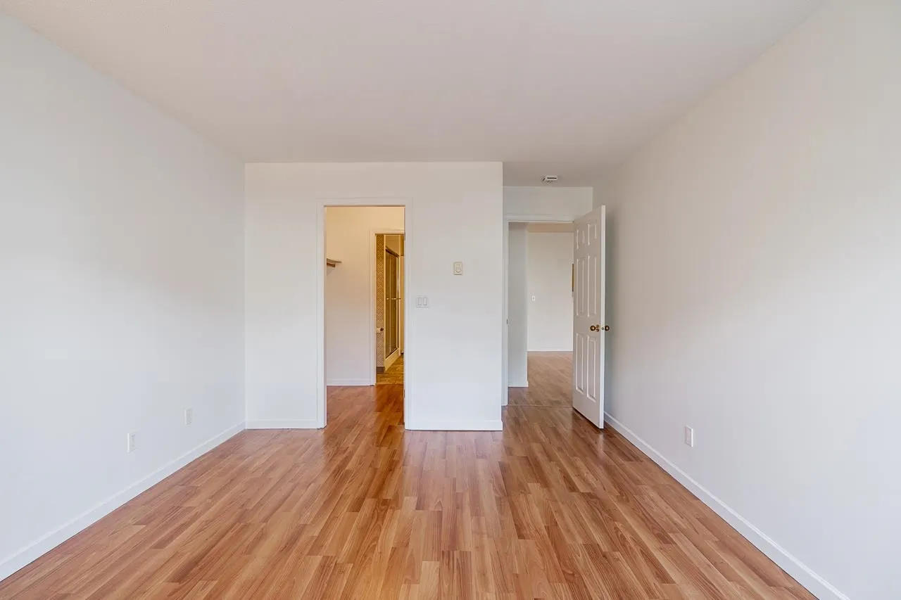 4989 47 Avenue #208