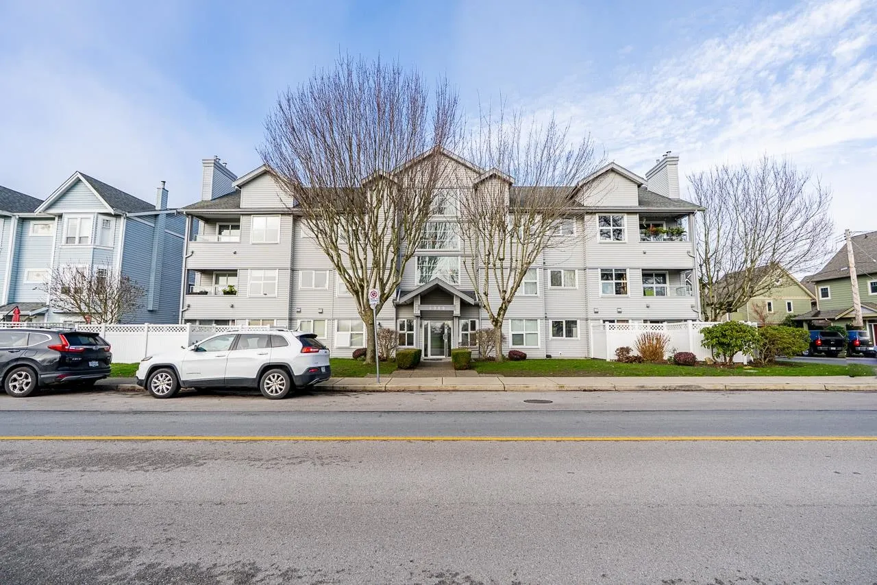4989 47 Avenue #208