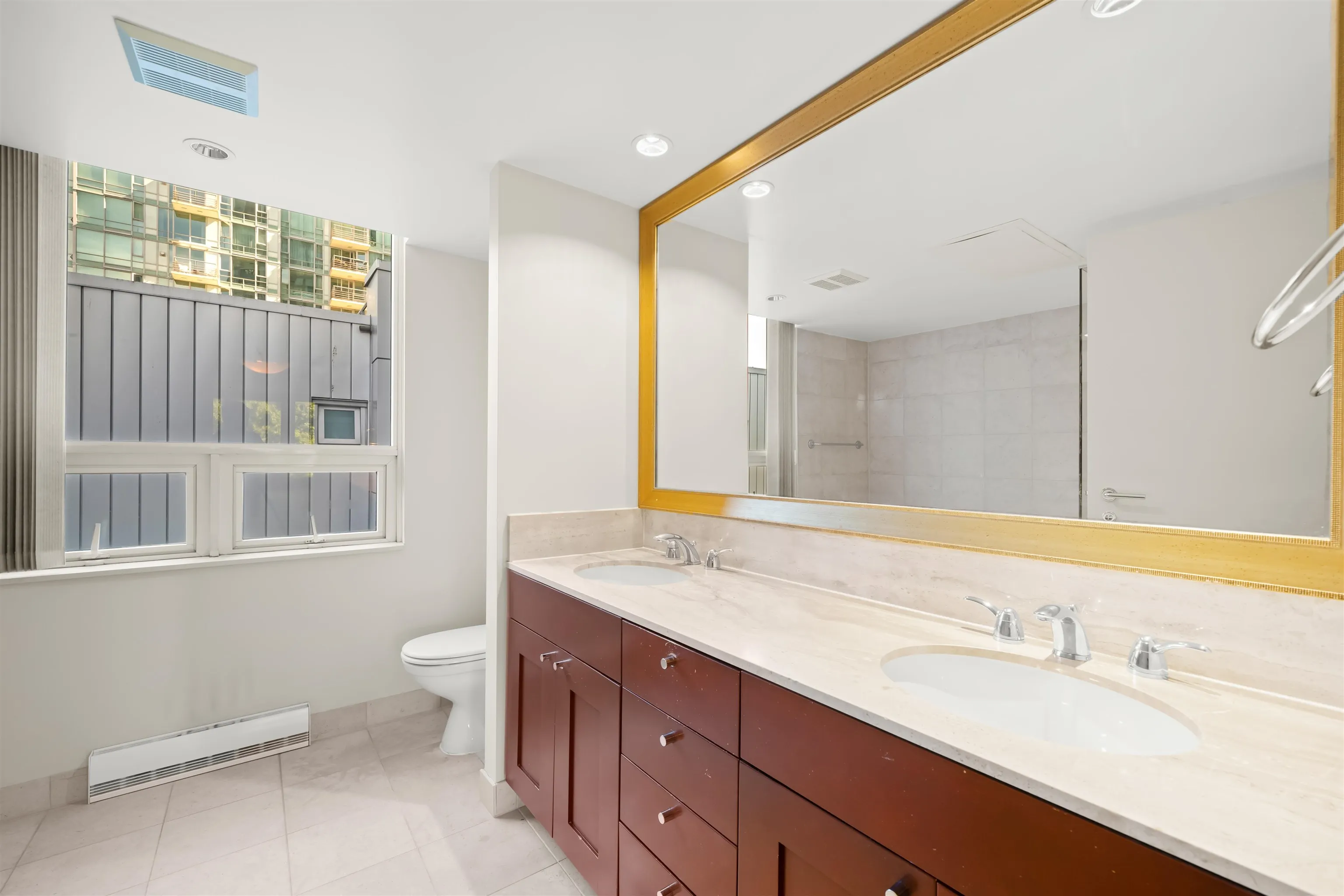 560 Nicola Street #206