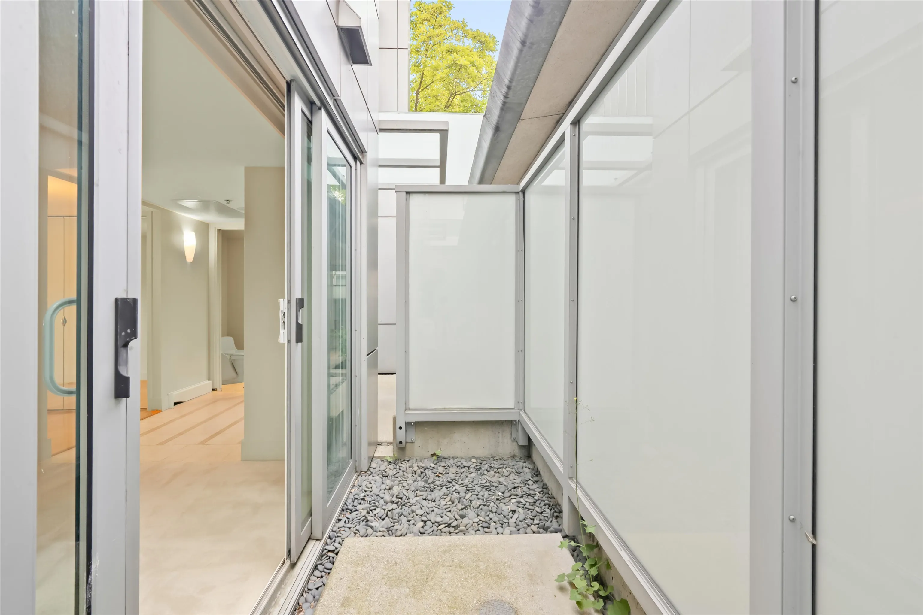560 Nicola Street #206