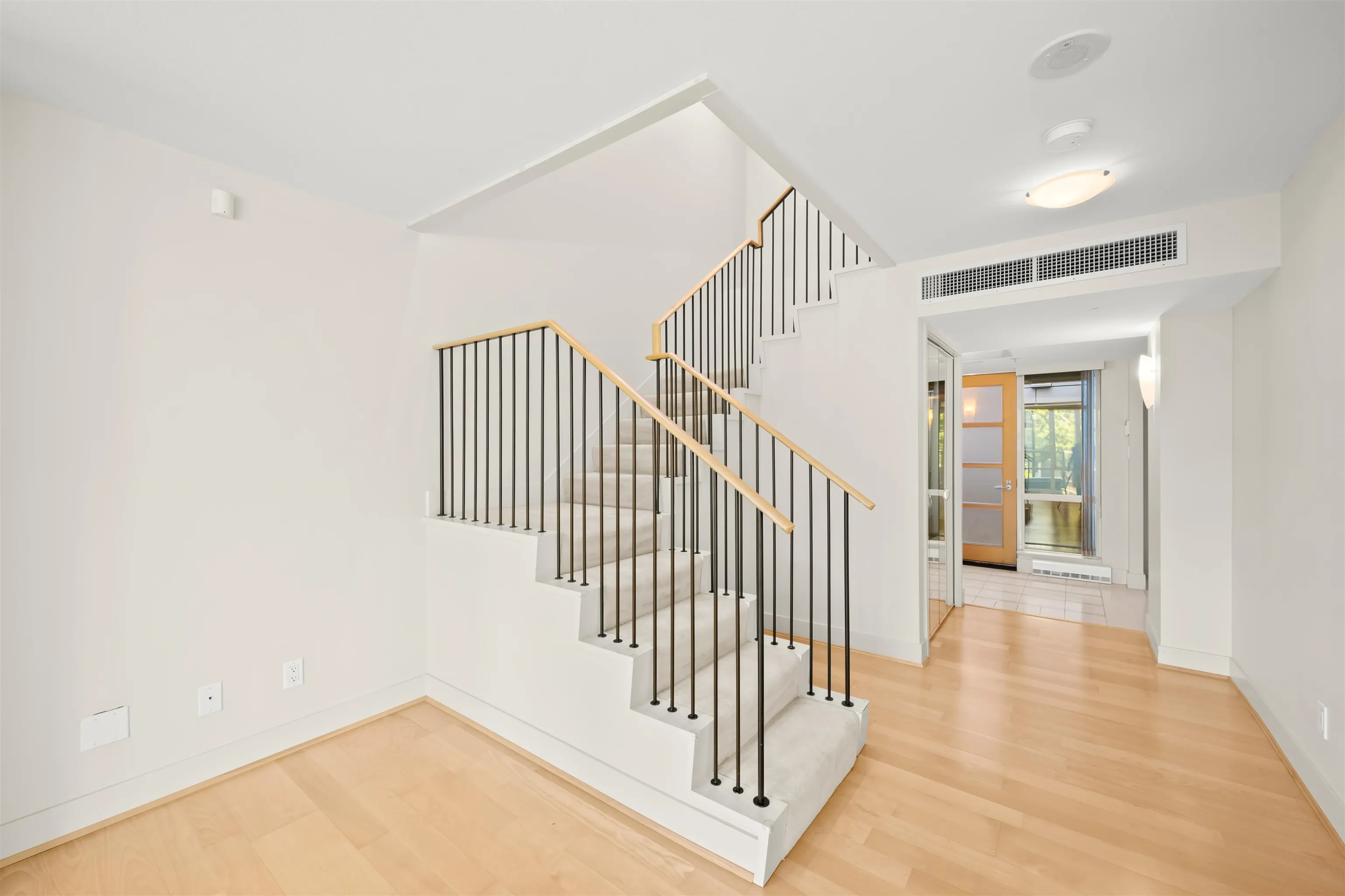 560 Nicola Street #206