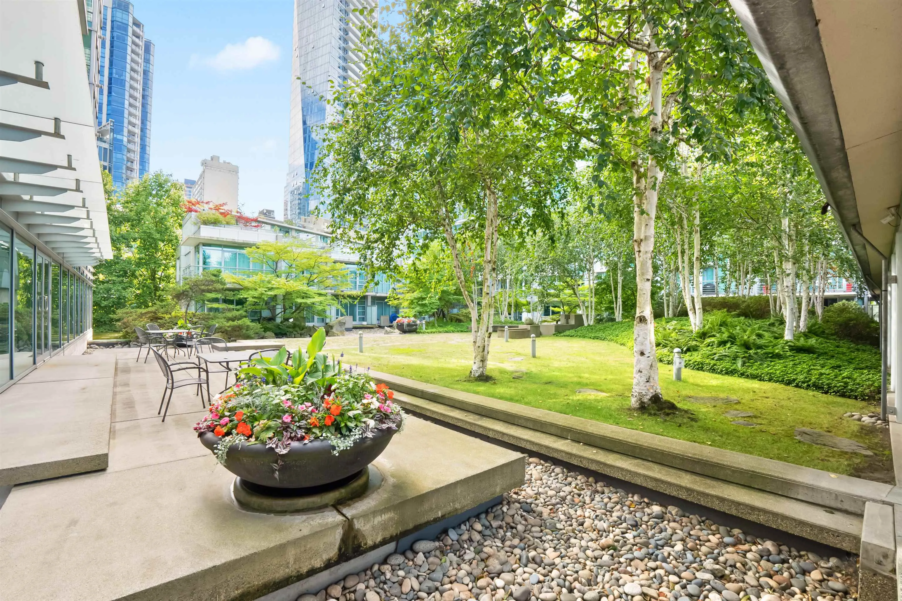 560 Nicola Street #206