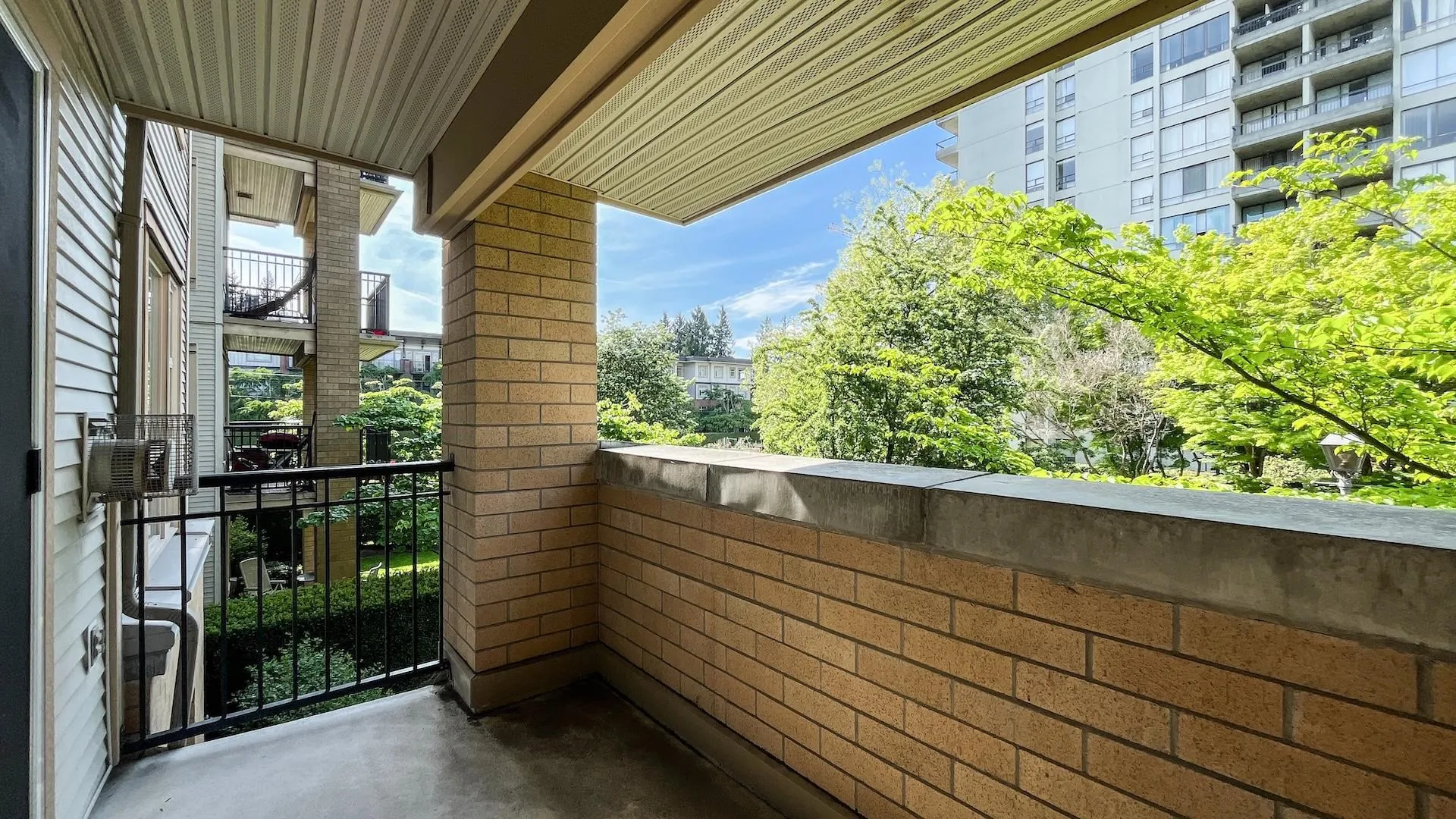 2338 Western Parkway #208