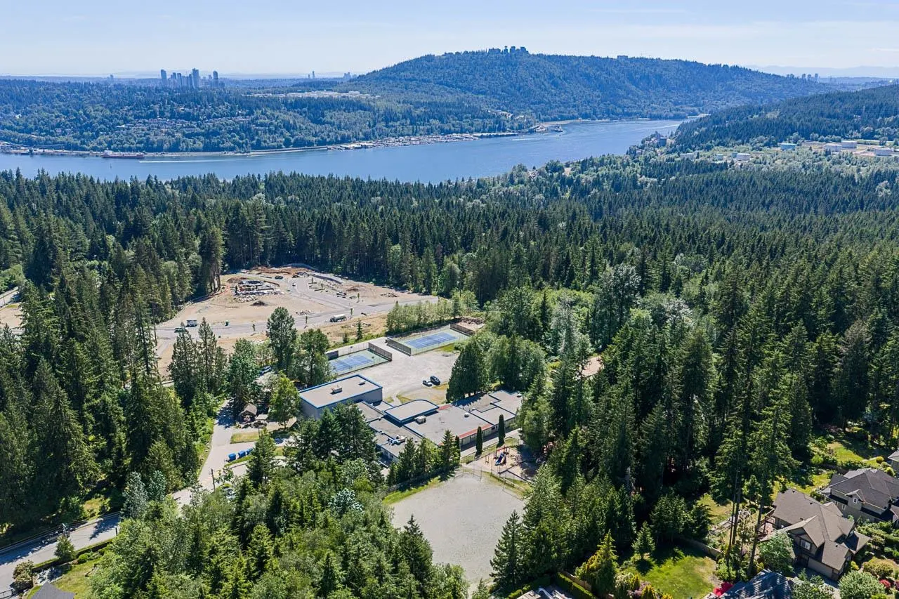 2575 Leggett Drive