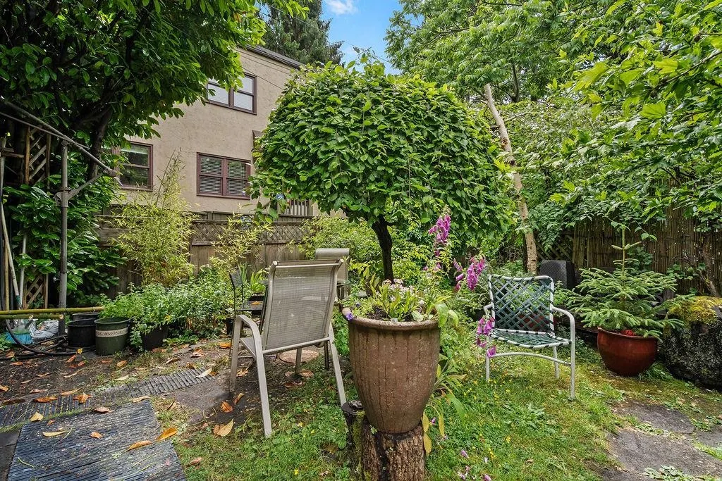 2012 York Avenue