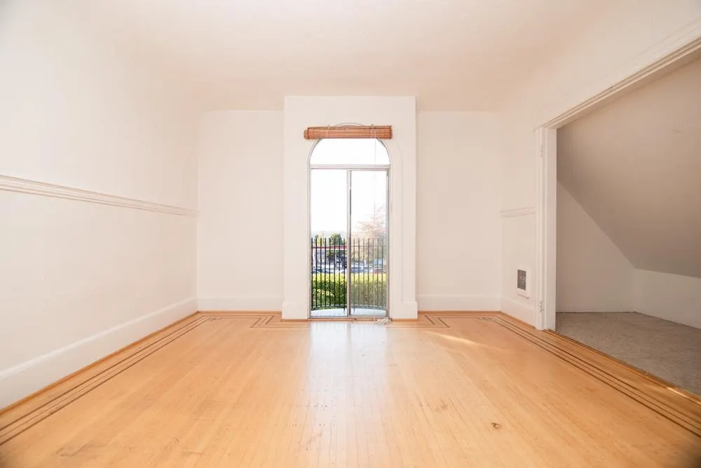 16th Arbutus Street