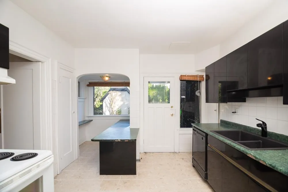 16th Arbutus Street