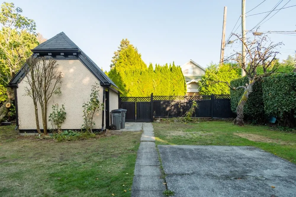 16th Arbutus Street