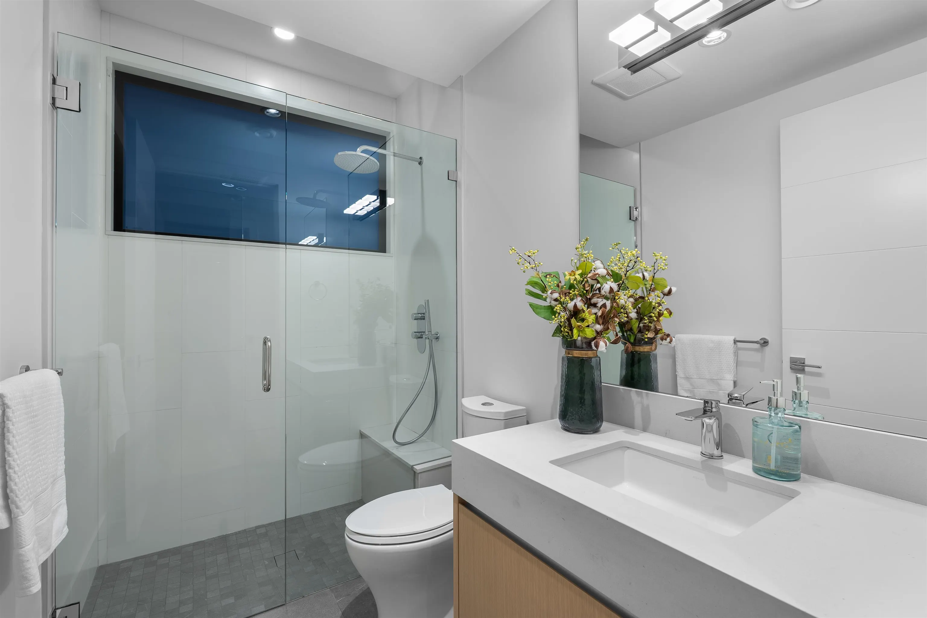 4346 Locarno Crescent